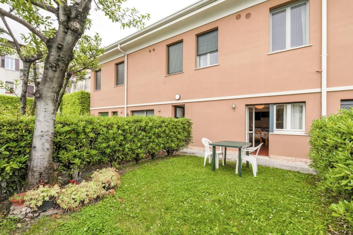 HOST4U - Loft del GARDA Residence with Pool, Front Lake Building