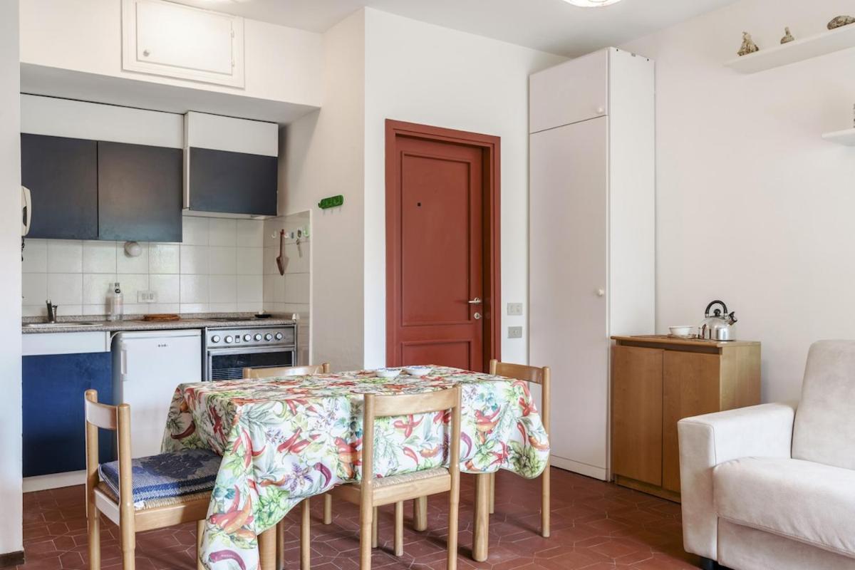 HOST4U - Loft del GARDA Residence with Pool, Front Lake Building