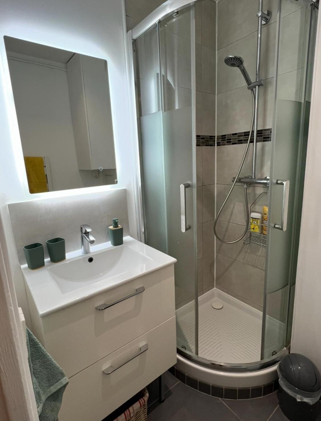 PARIS-MONTROUGE Magnifique Appartement 2 pièce de 36m2 - très cosy pour 1 à 5 personnes refait à neuf - ENTIRE APARTMENT LUXURIOUS AND WARM - Montrouge Par