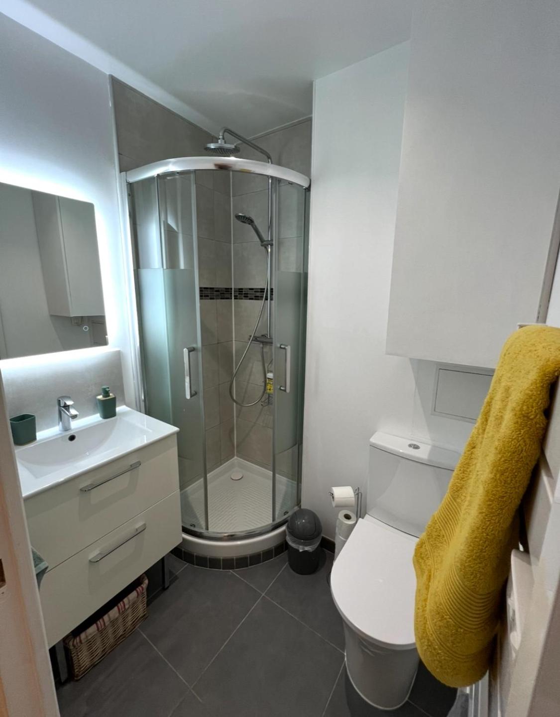 PARIS-MONTROUGE Magnifique Appartement 2 pièce de 36m2 - très cosy pour 1 à 5 personnes refait à neuf - ENTIRE APARTMENT LUXURIOUS AND WARM - Montrouge Par