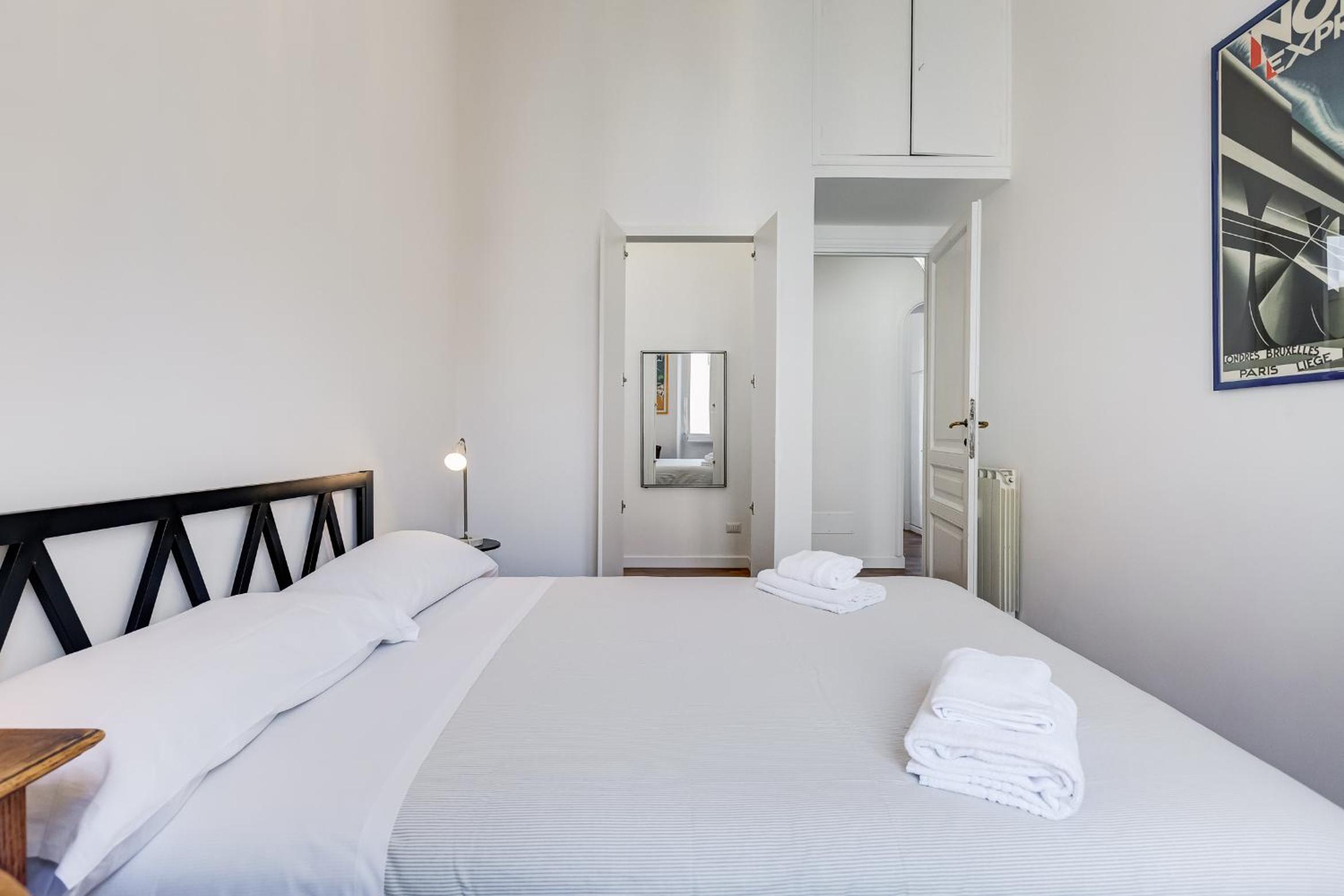 Elegant 3-Bedroom Apartment in Piazza Mazzini