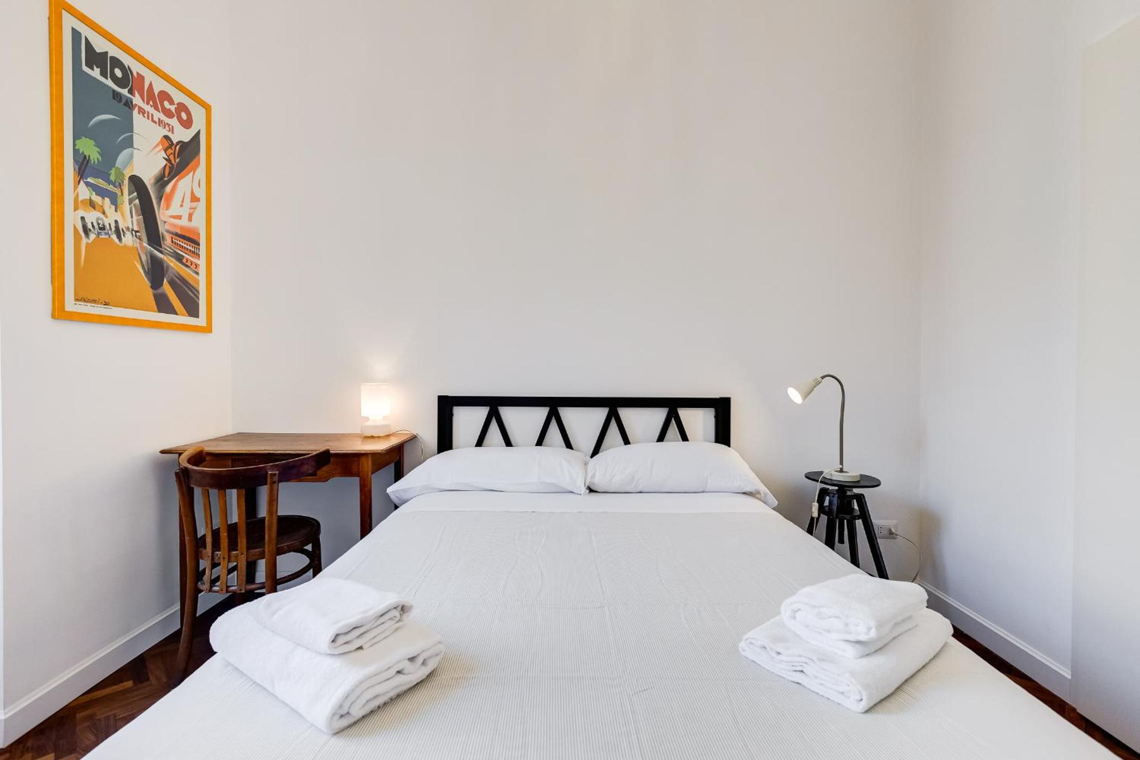 Elegant 3-Bedroom Apartment in Piazza Mazzini