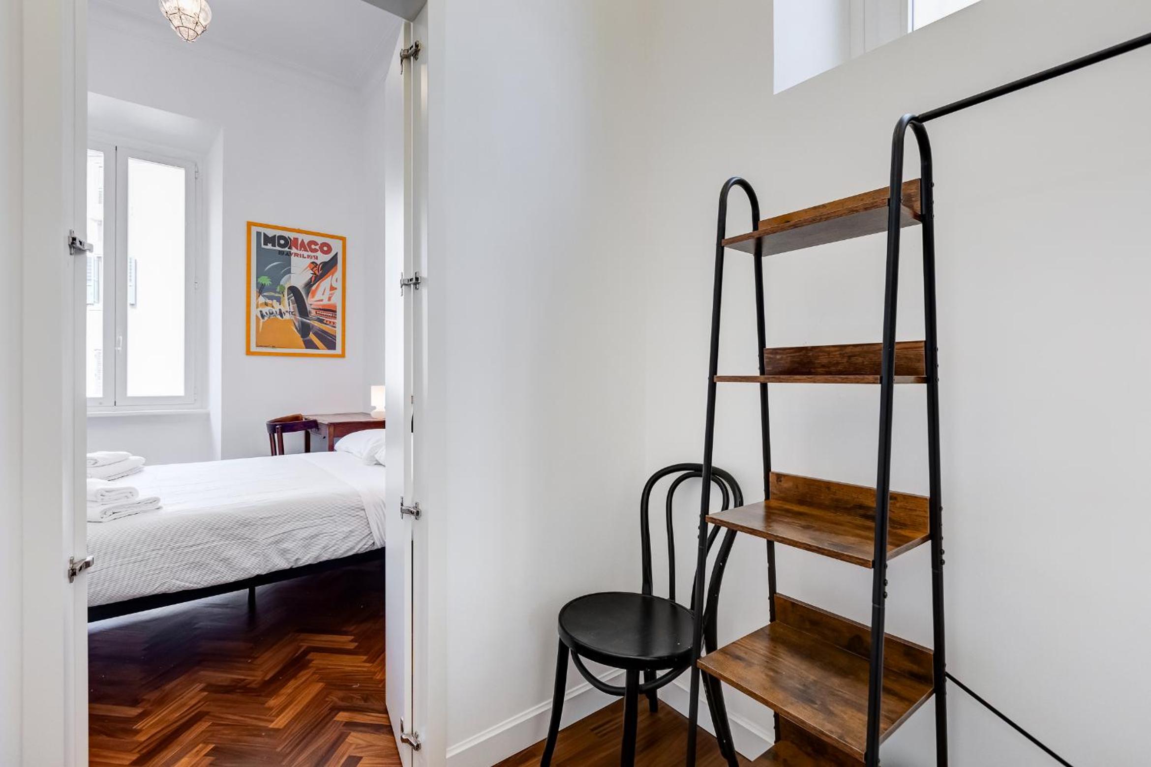 Elegant 3-Bedroom Apartment in Piazza Mazzini
