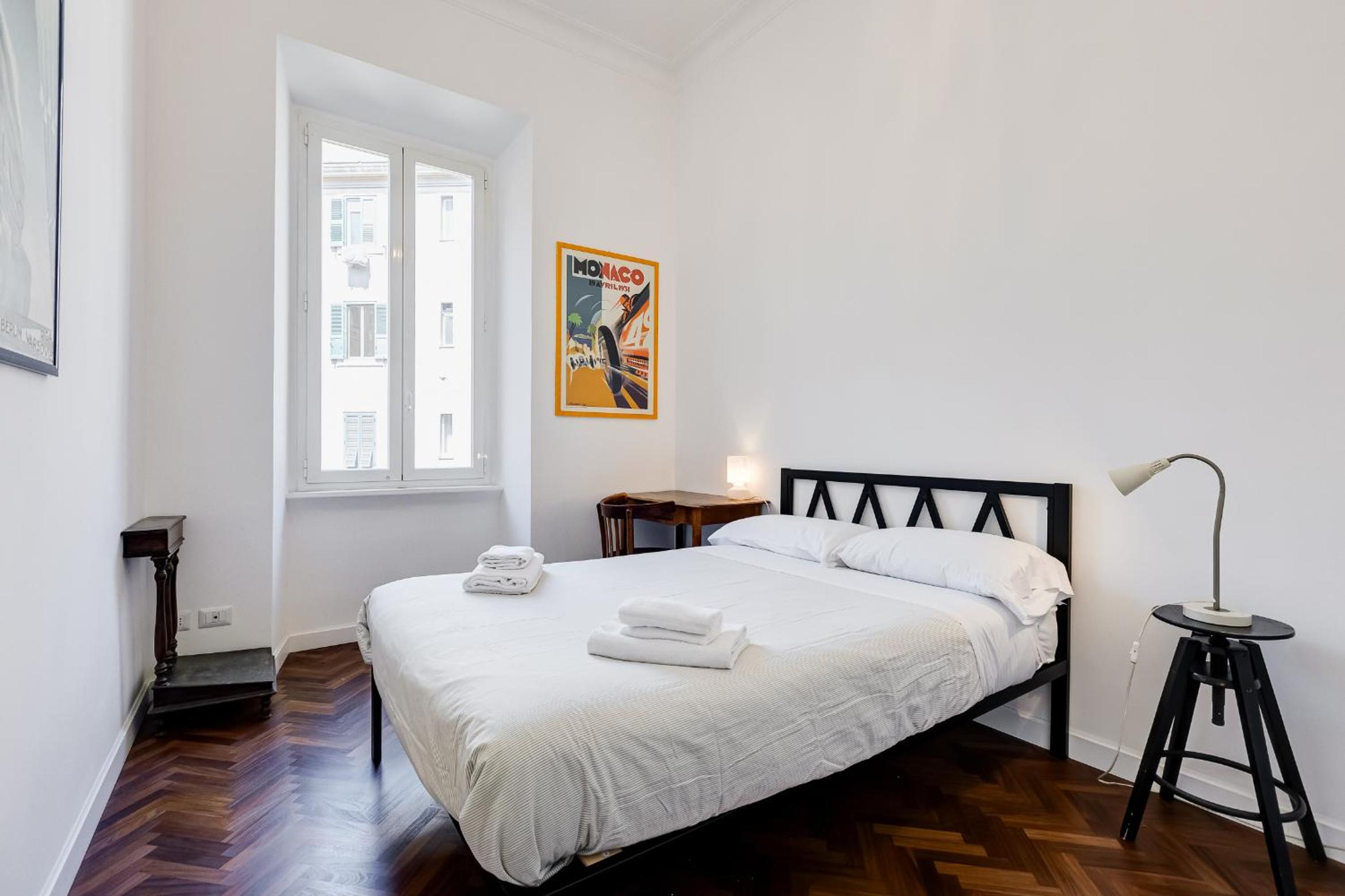 Elegant 3-Bedroom Apartment in Piazza Mazzini