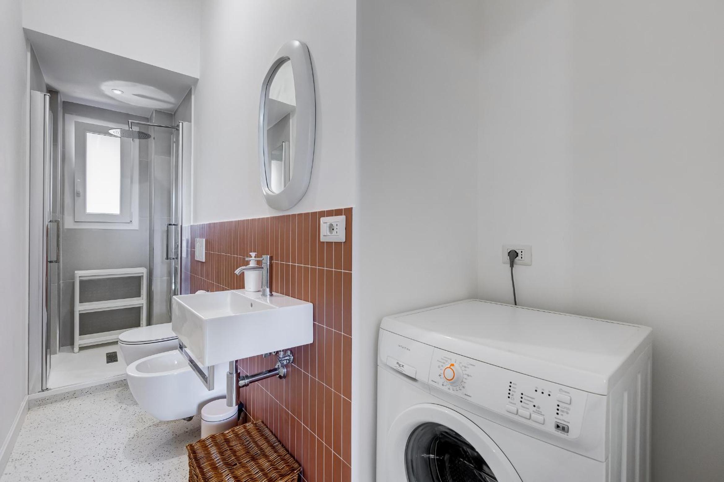 Elegant 3-Bedroom Apartment in Piazza Mazzini