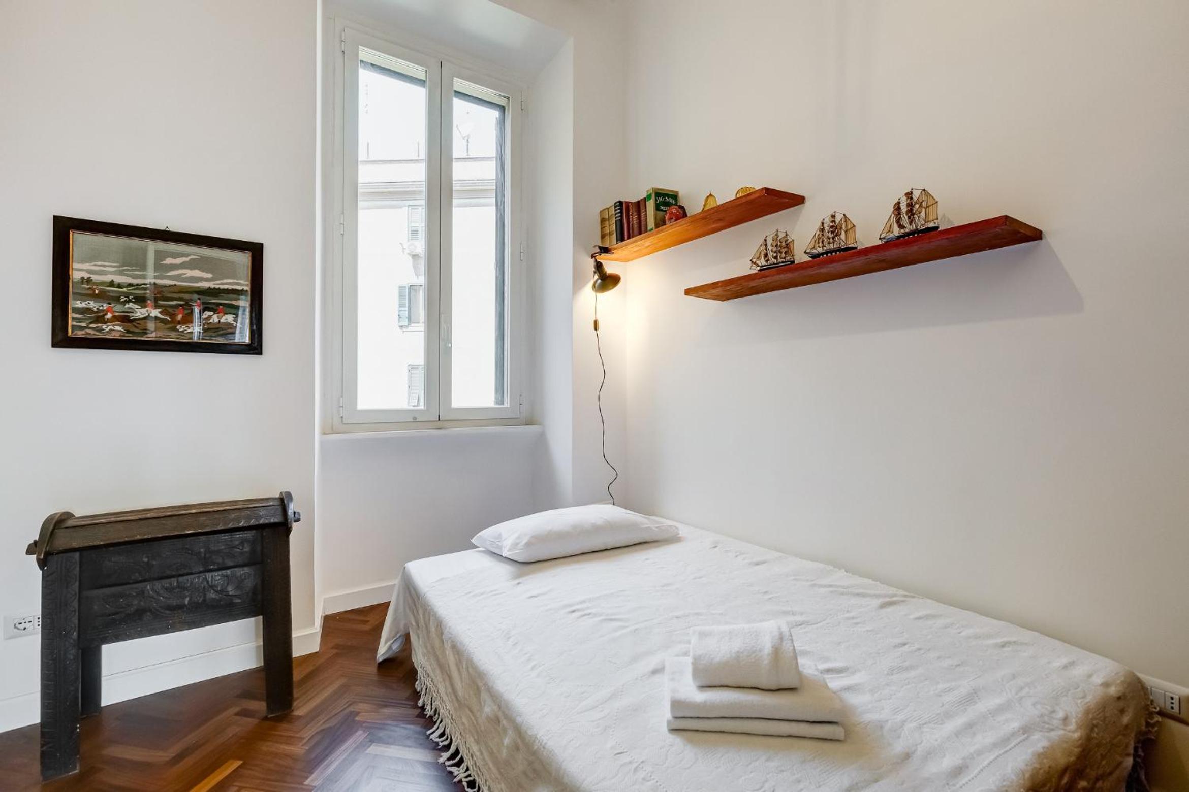 Elegant 3-Bedroom Apartment in Piazza Mazzini