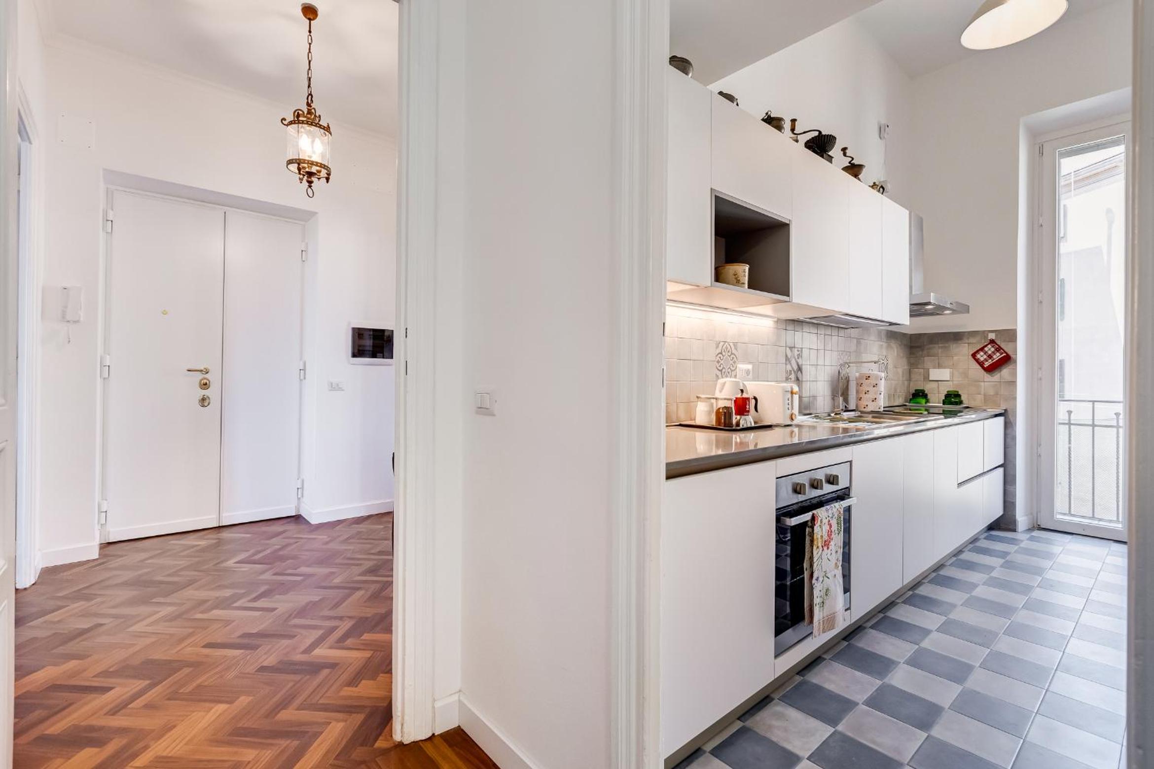 Elegant 3-Bedroom Apartment in Piazza Mazzini