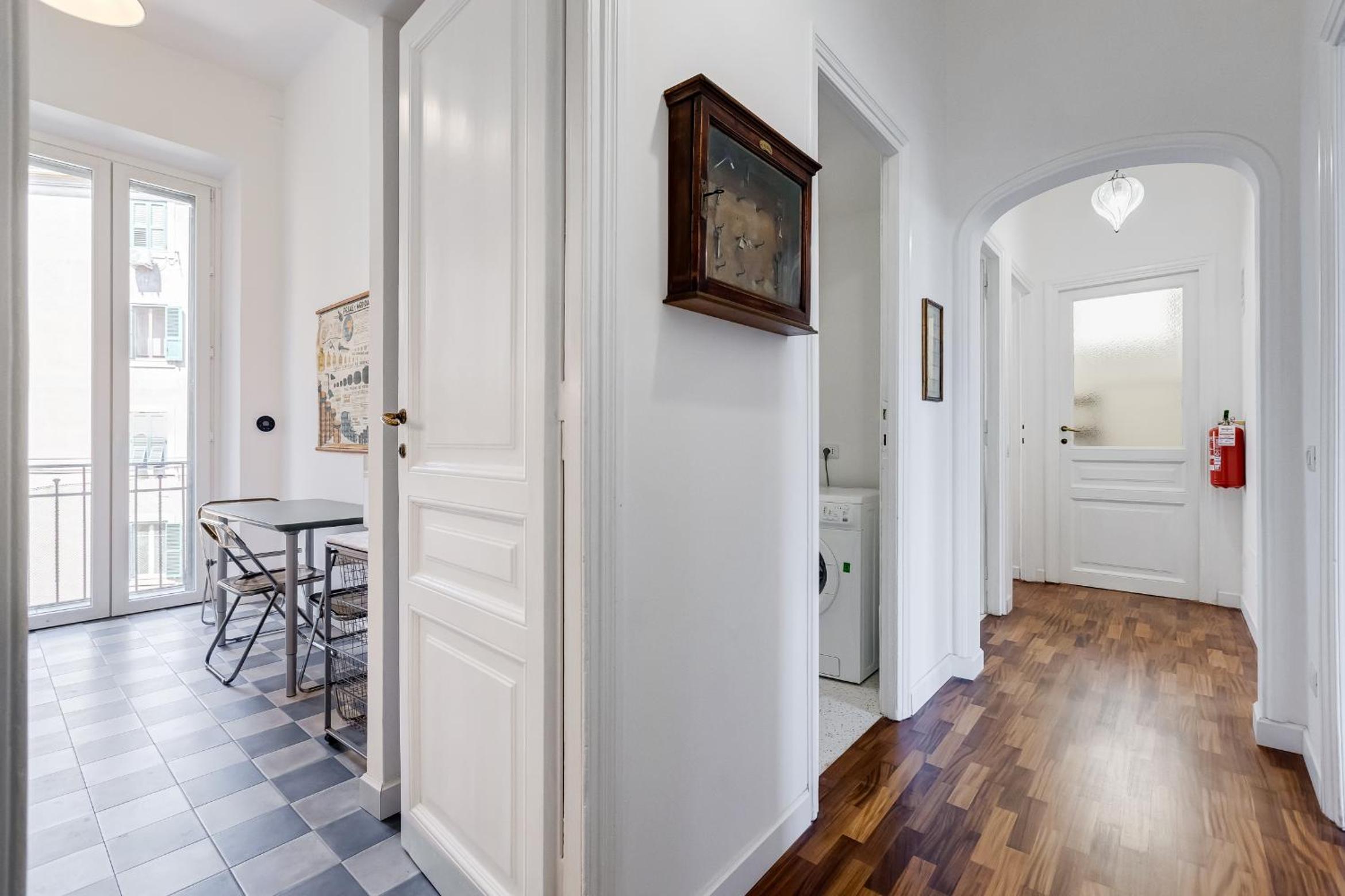 Elegant 3-Bedroom Apartment in Piazza Mazzini