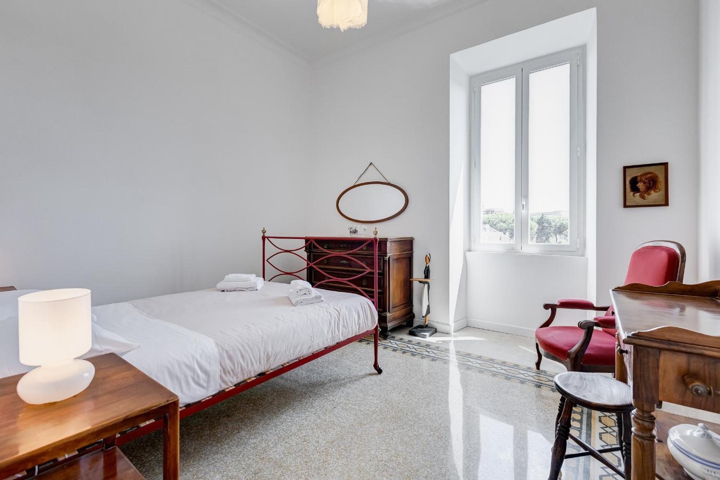 Elegant 3-Bedroom Apartment in Piazza Mazzini