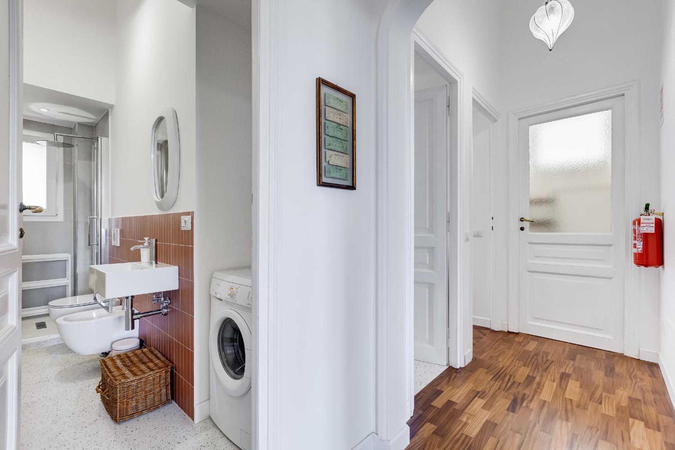 Elegant 3-Bedroom Apartment in Piazza Mazzini