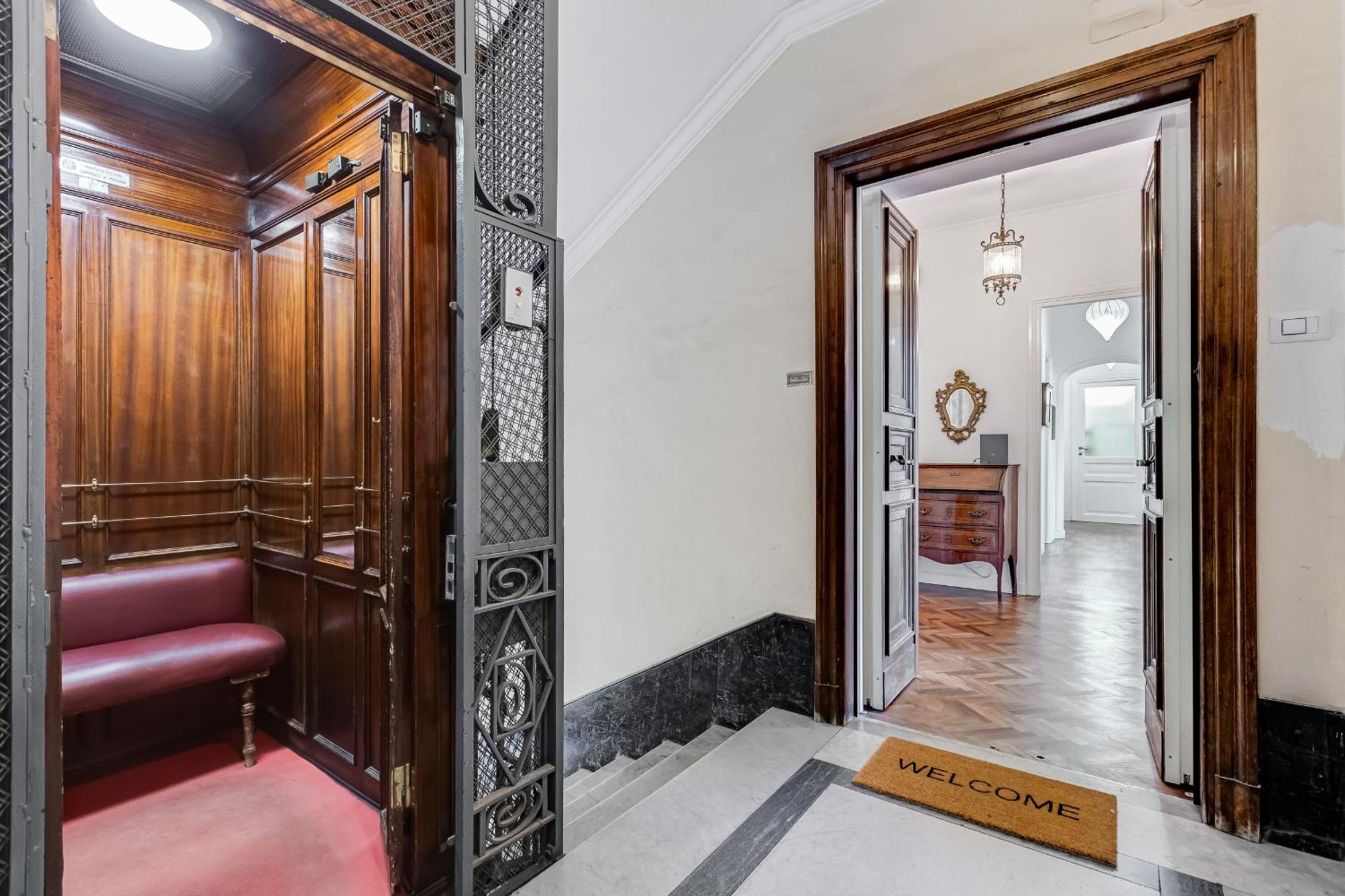 Elegant 3-Bedroom Apartment in Piazza Mazzini
