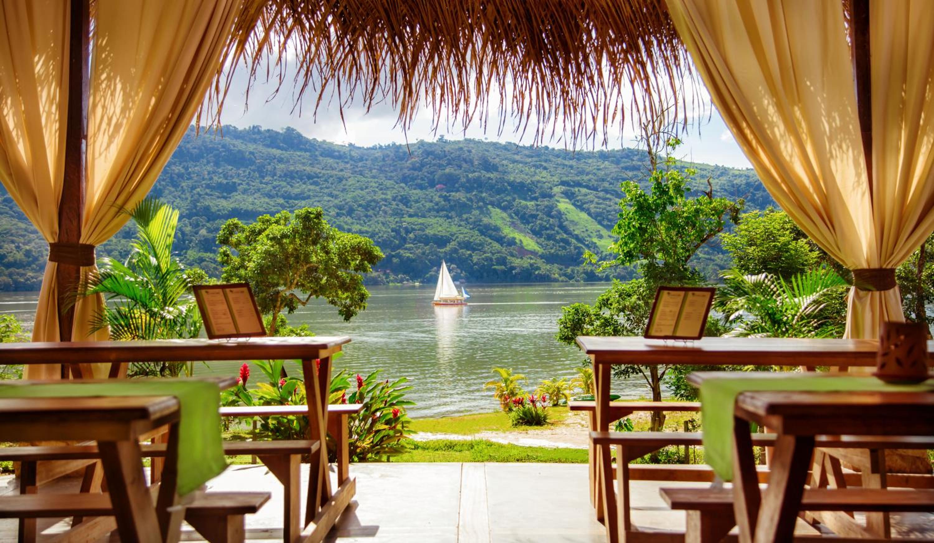 Sauce Lodge - Laguna Azul