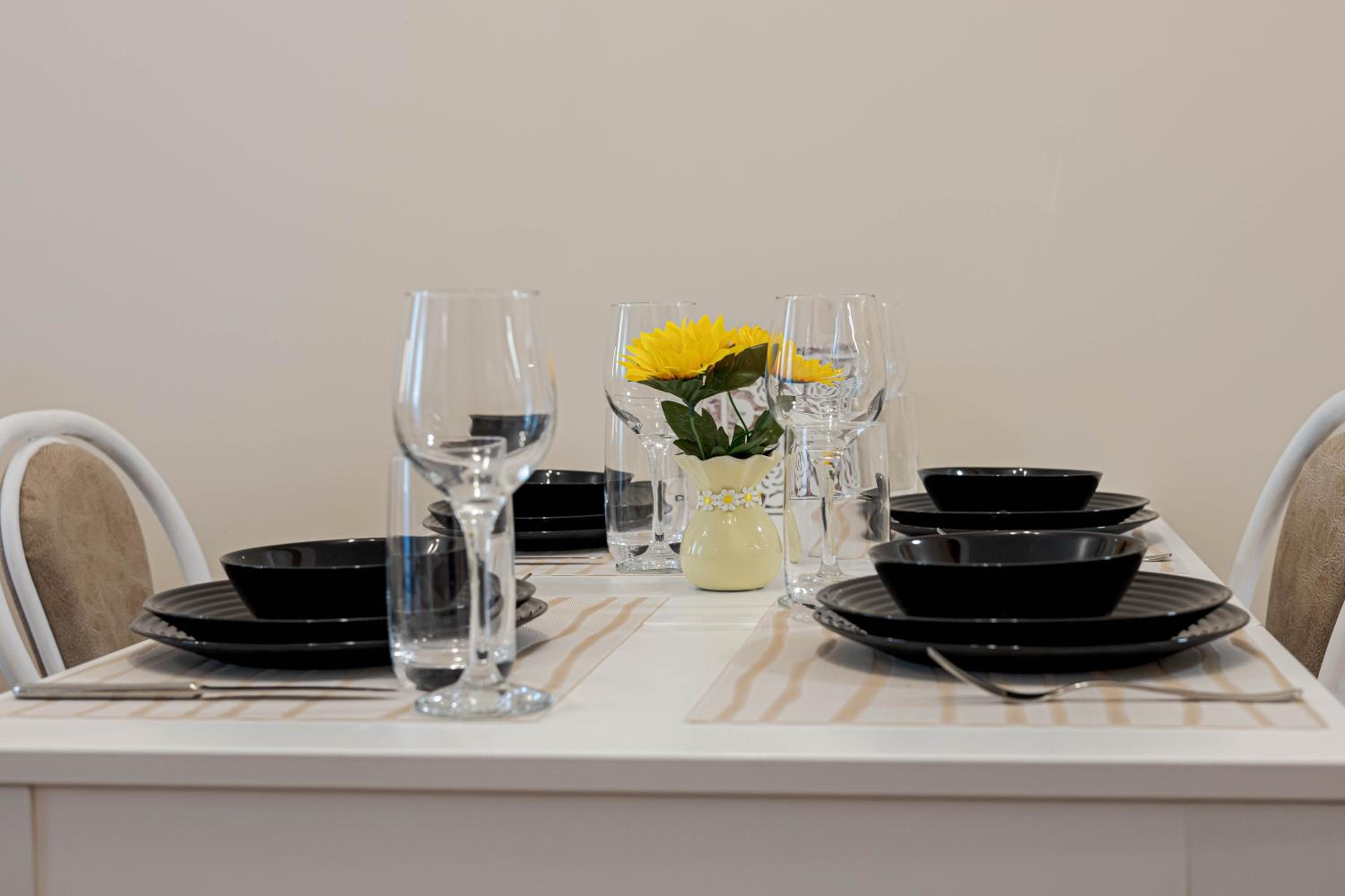 1BR Nomad-friendly Apartment 15mins walk to city centre with designated Workspace
