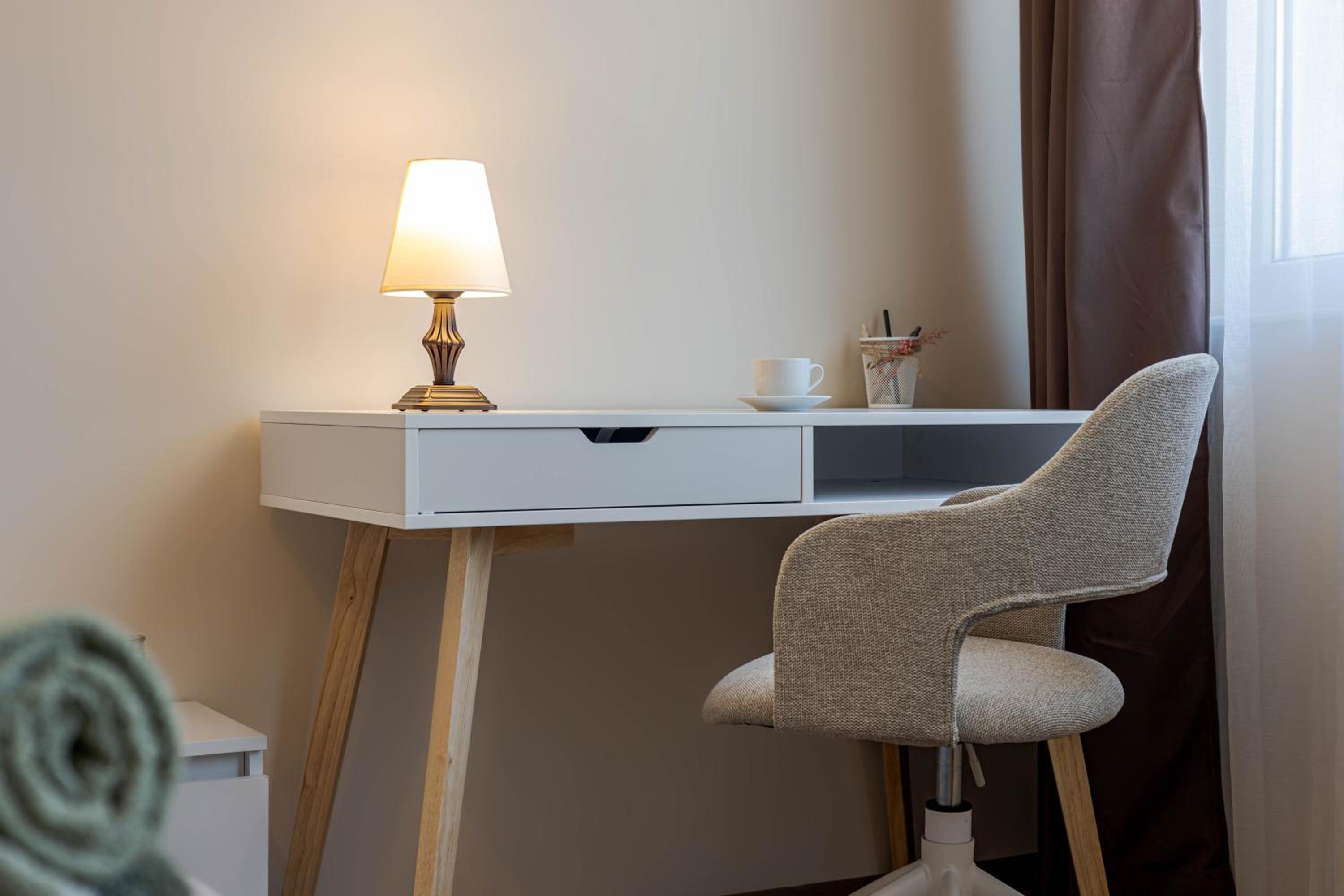 1BR Nomad-friendly Apartment 15mins walk to city centre with designated Workspace