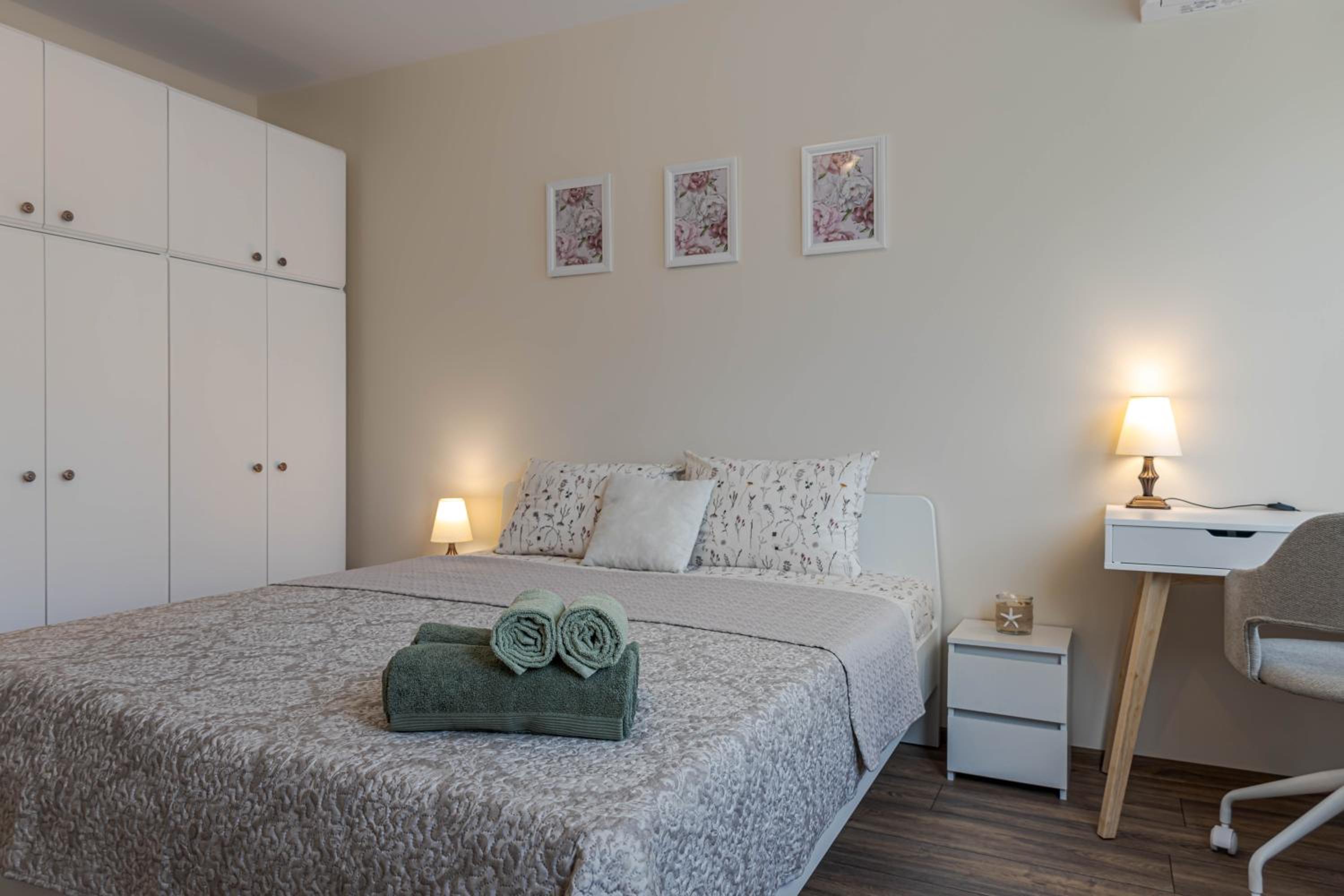 1BR Nomad-friendly Apartment 15mins walk to city centre with designated Workspace