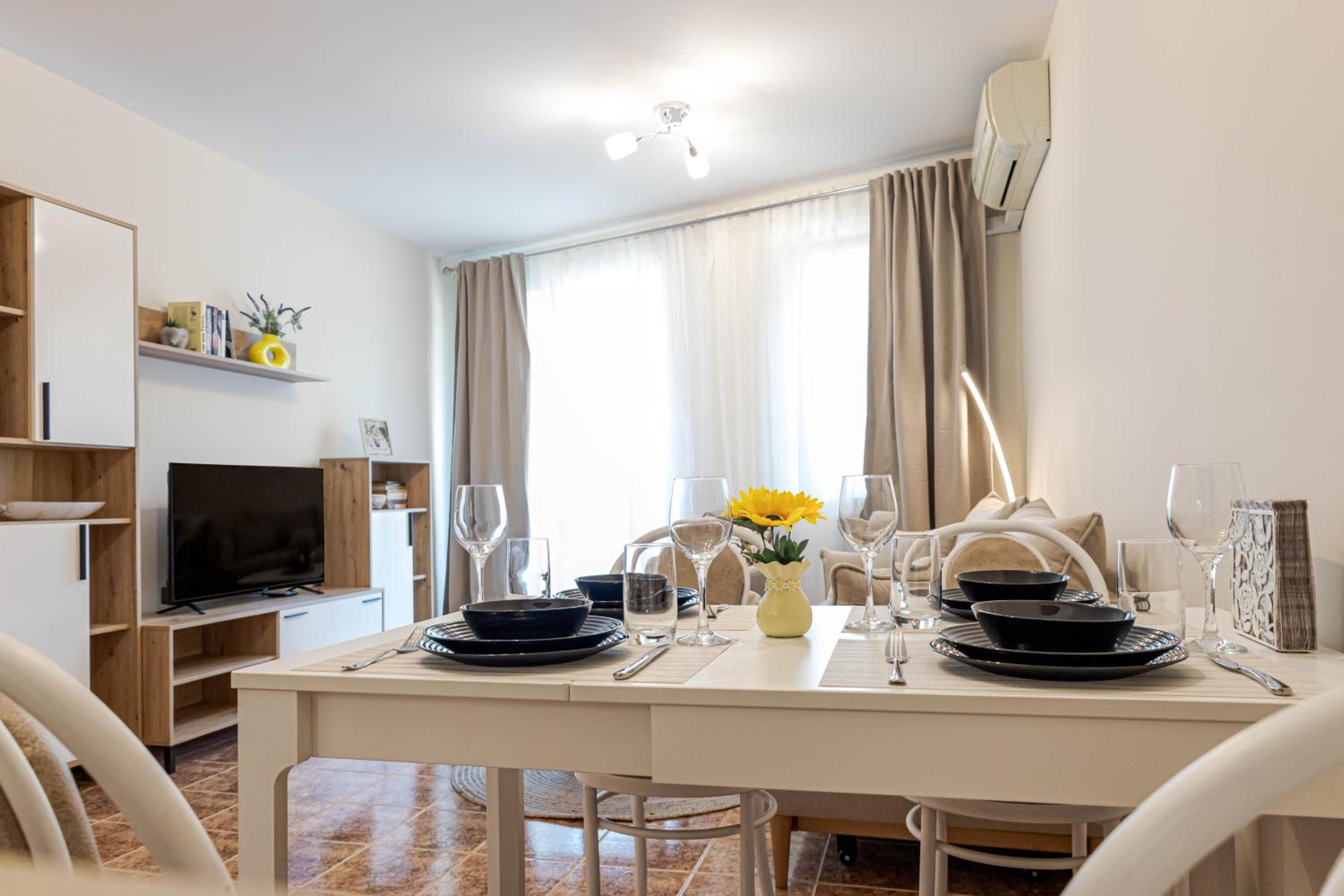 1BR Nomad-friendly Apartment 15mins walk to city centre with designated Workspace