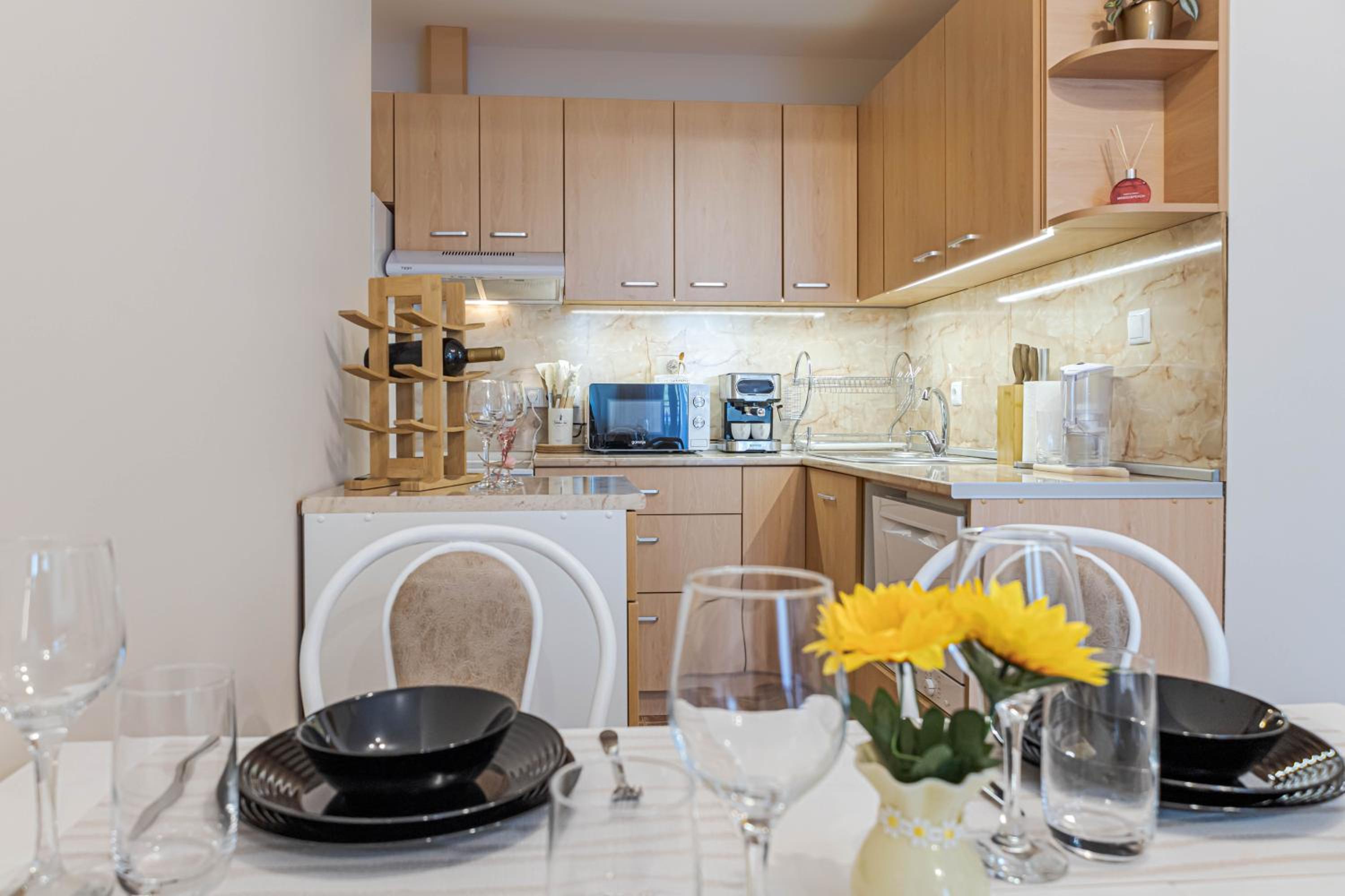 1BR Nomad-friendly Apartment 15mins walk to city centre with designated Workspace