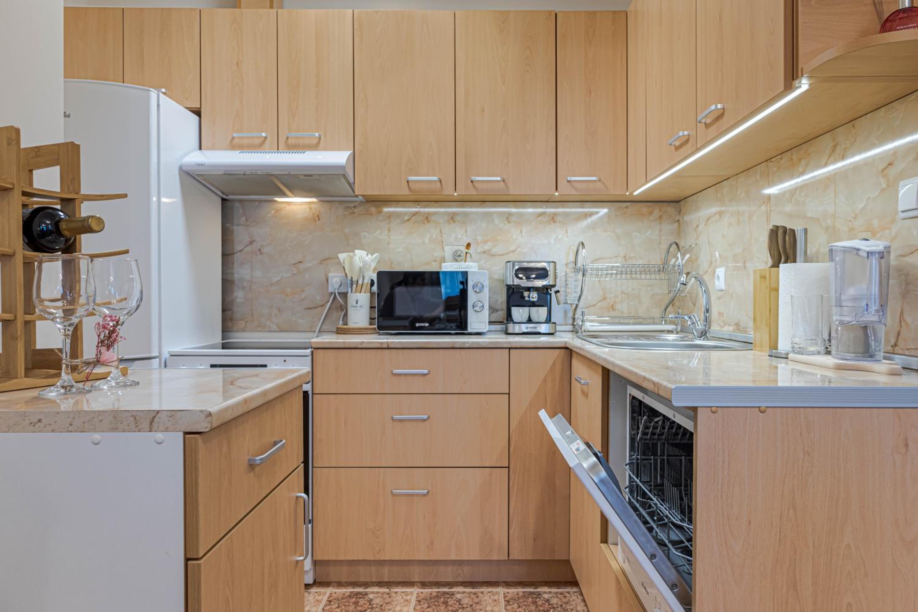 1BR Nomad-friendly Apartment 15mins walk to city centre with designated Workspace