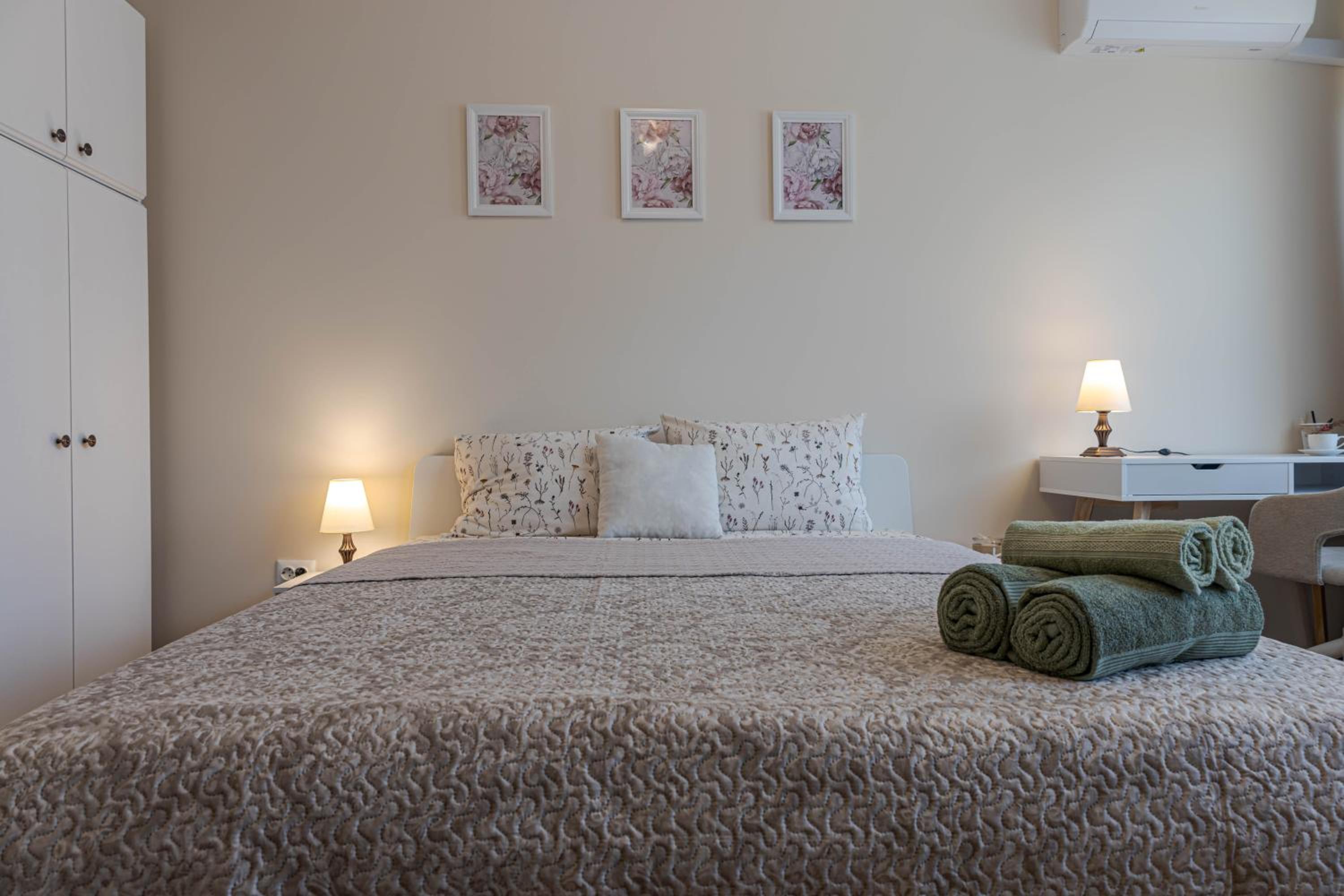 1BR Nomad-friendly Apartment 15mins walk to city centre with designated Workspace