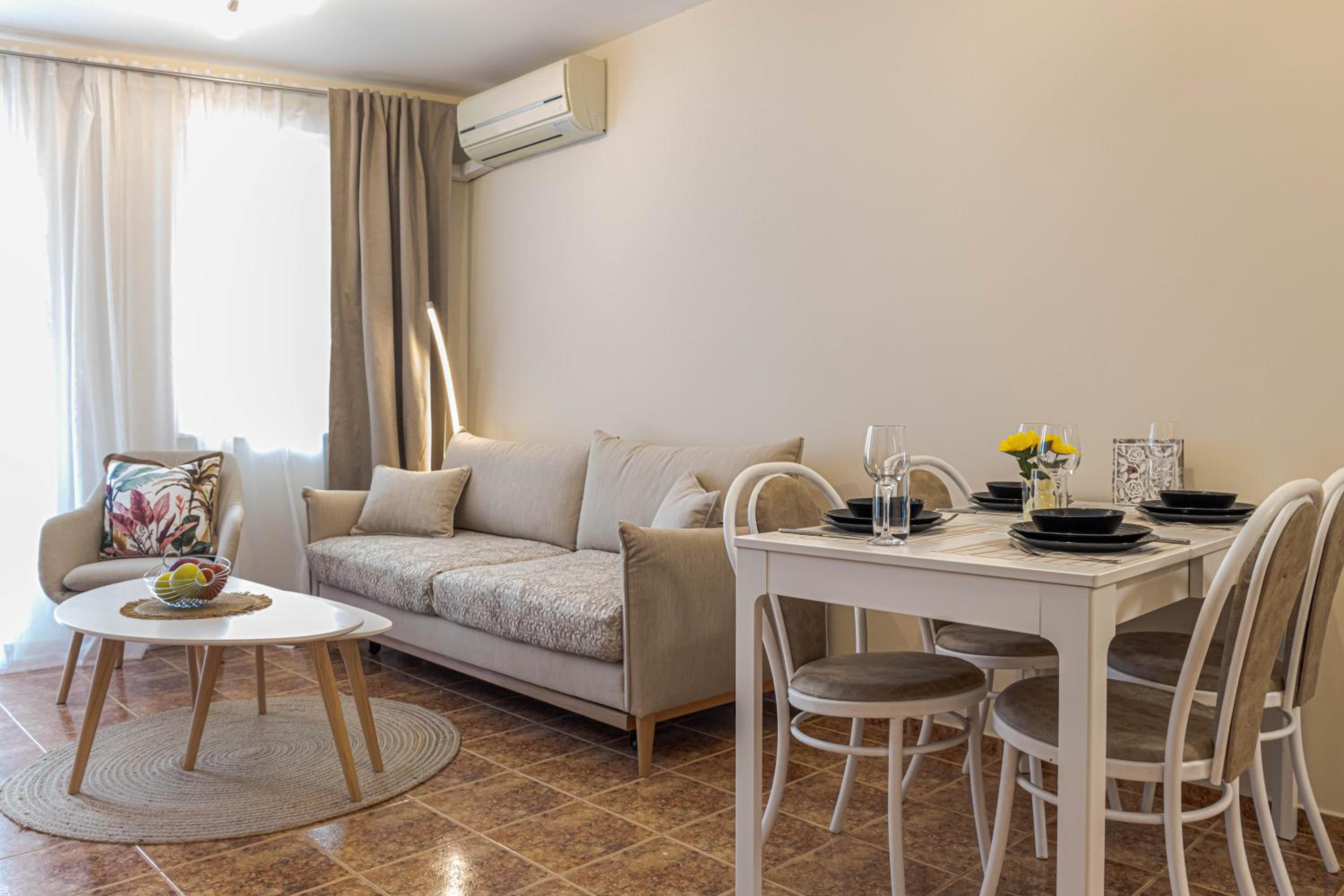 1BR Nomad-friendly Apartment 15mins walk to city centre with designated Workspace
