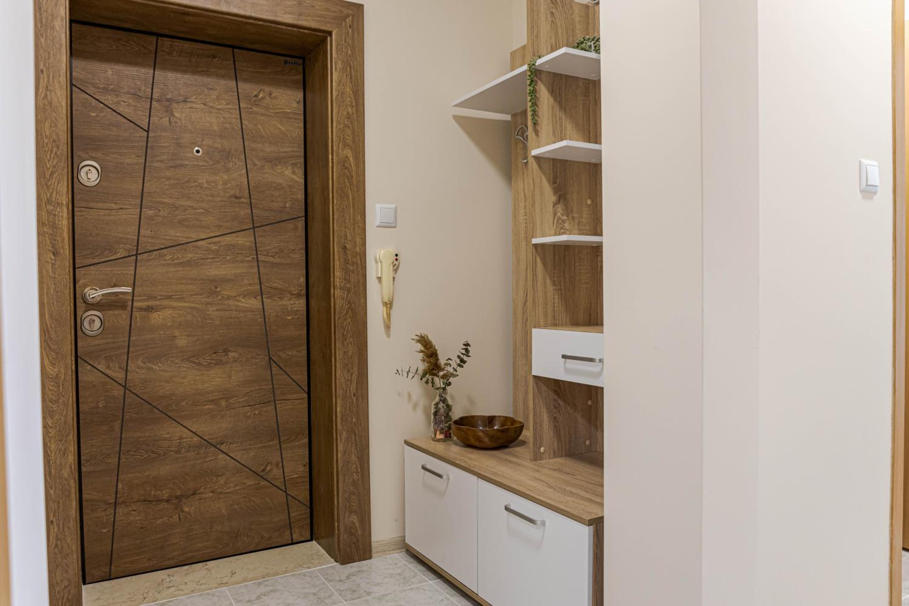 1BR Nomad-friendly Apartment 15mins walk to city centre with designated Workspace