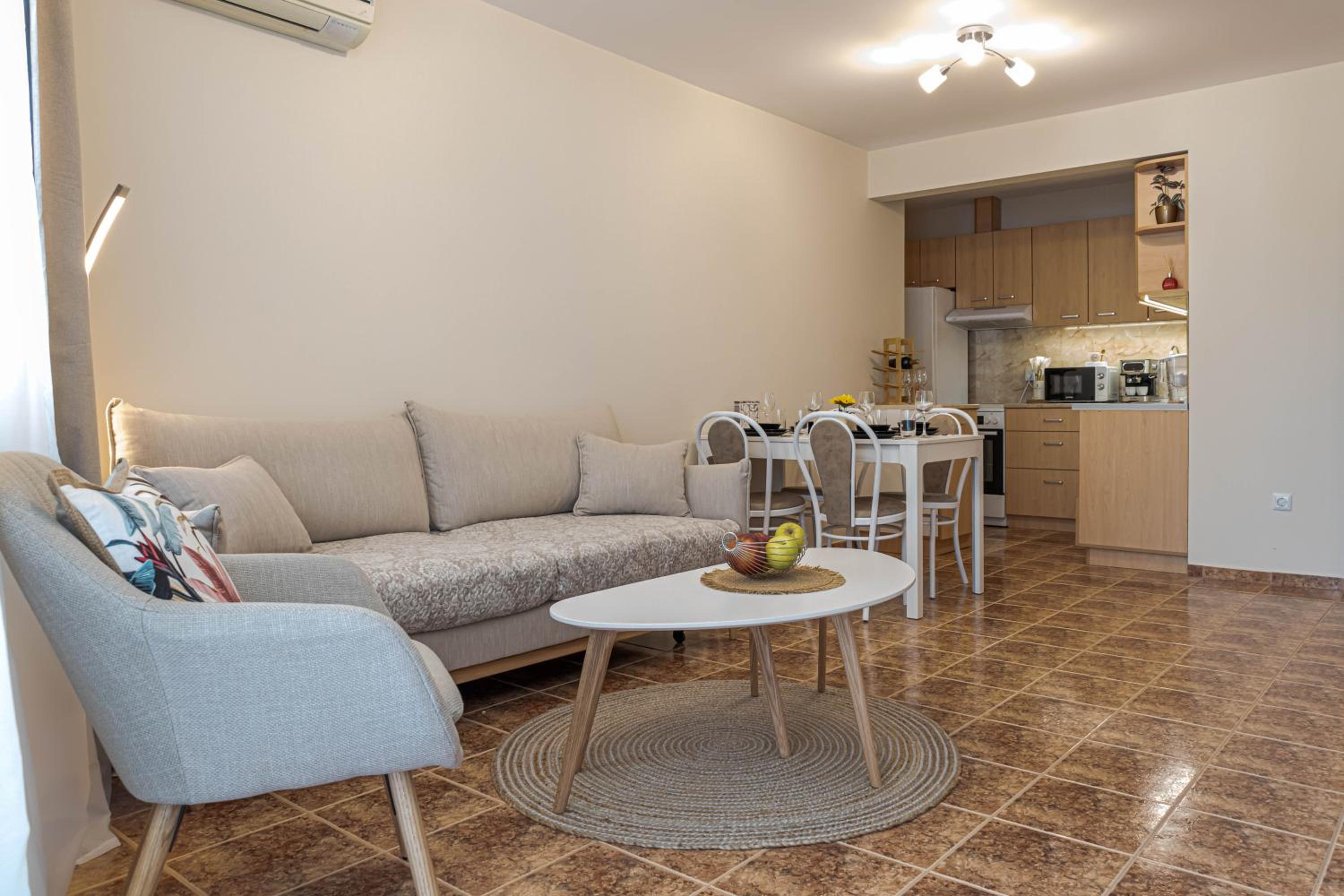 1BR Nomad-friendly Apartment 15mins walk to city centre with designated Workspace