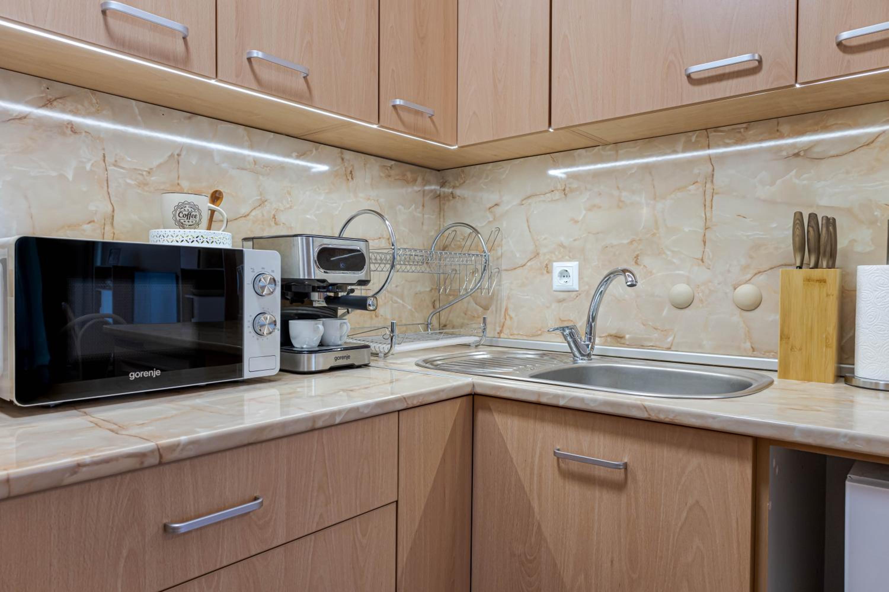 1BR Nomad-friendly Apartment 15mins walk to city centre with designated Workspace