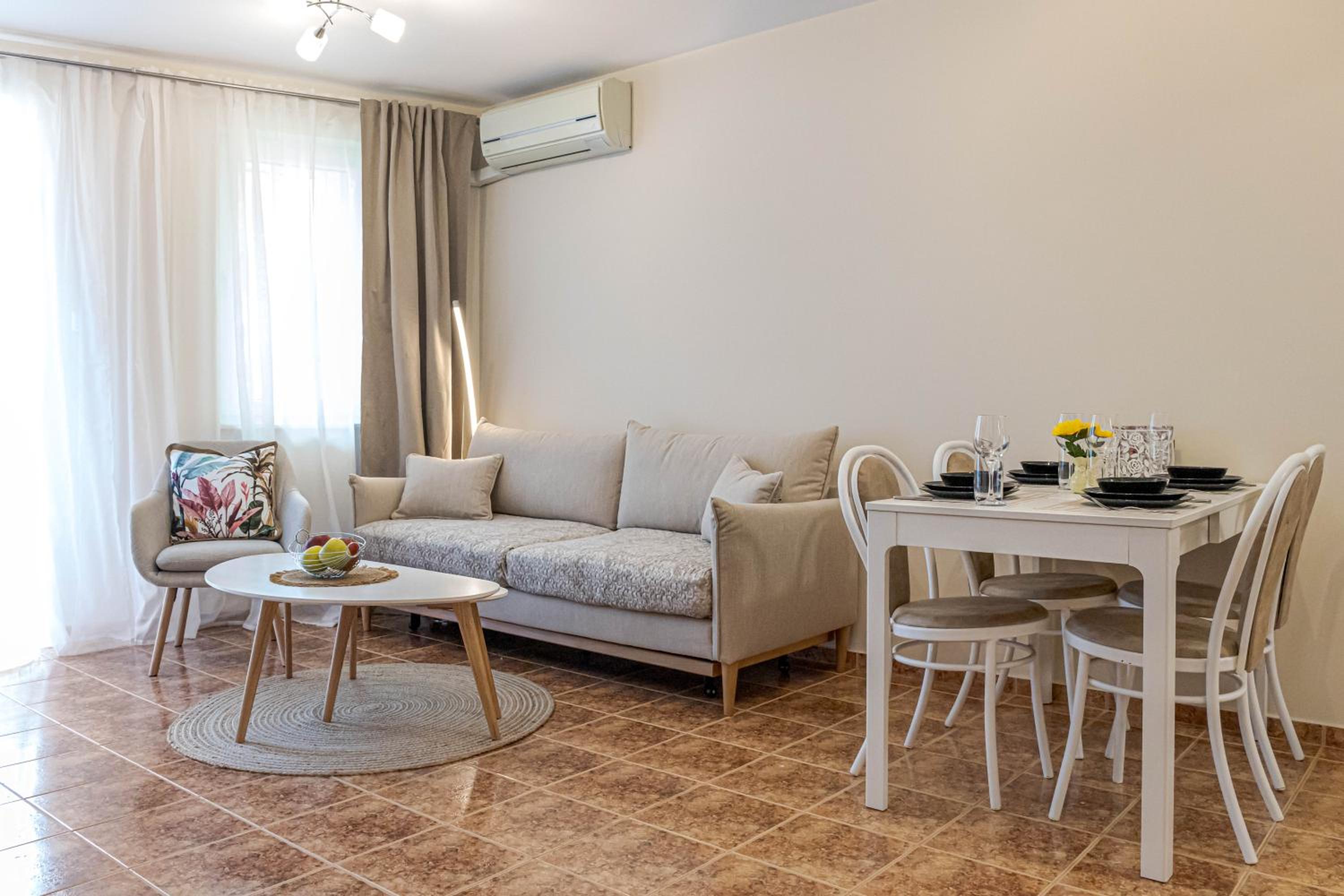 1BR Nomad-friendly Apartment 15mins walk to city centre with designated Workspace