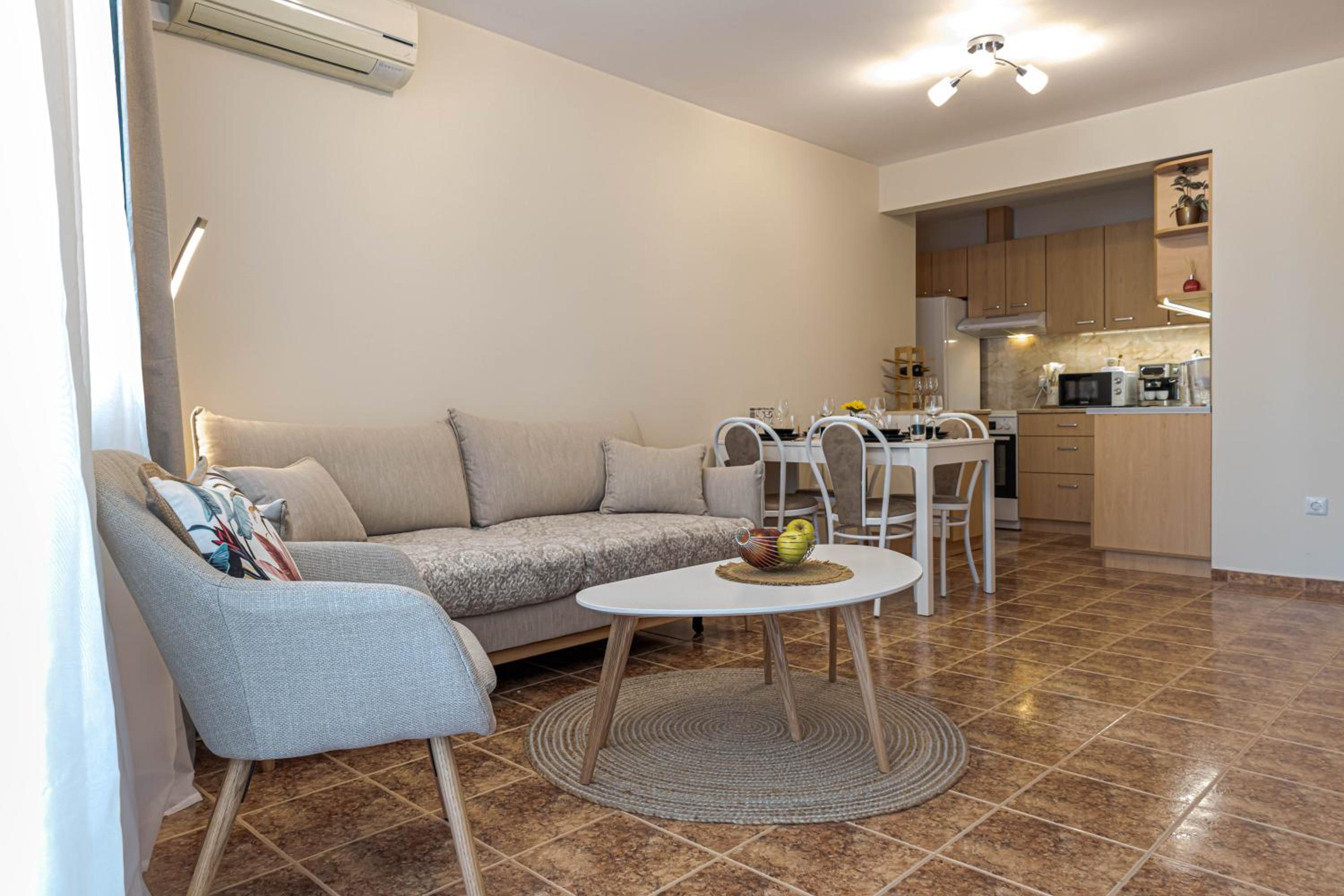 1BR Nomad-friendly Apartment 15mins walk to city centre with designated Workspace