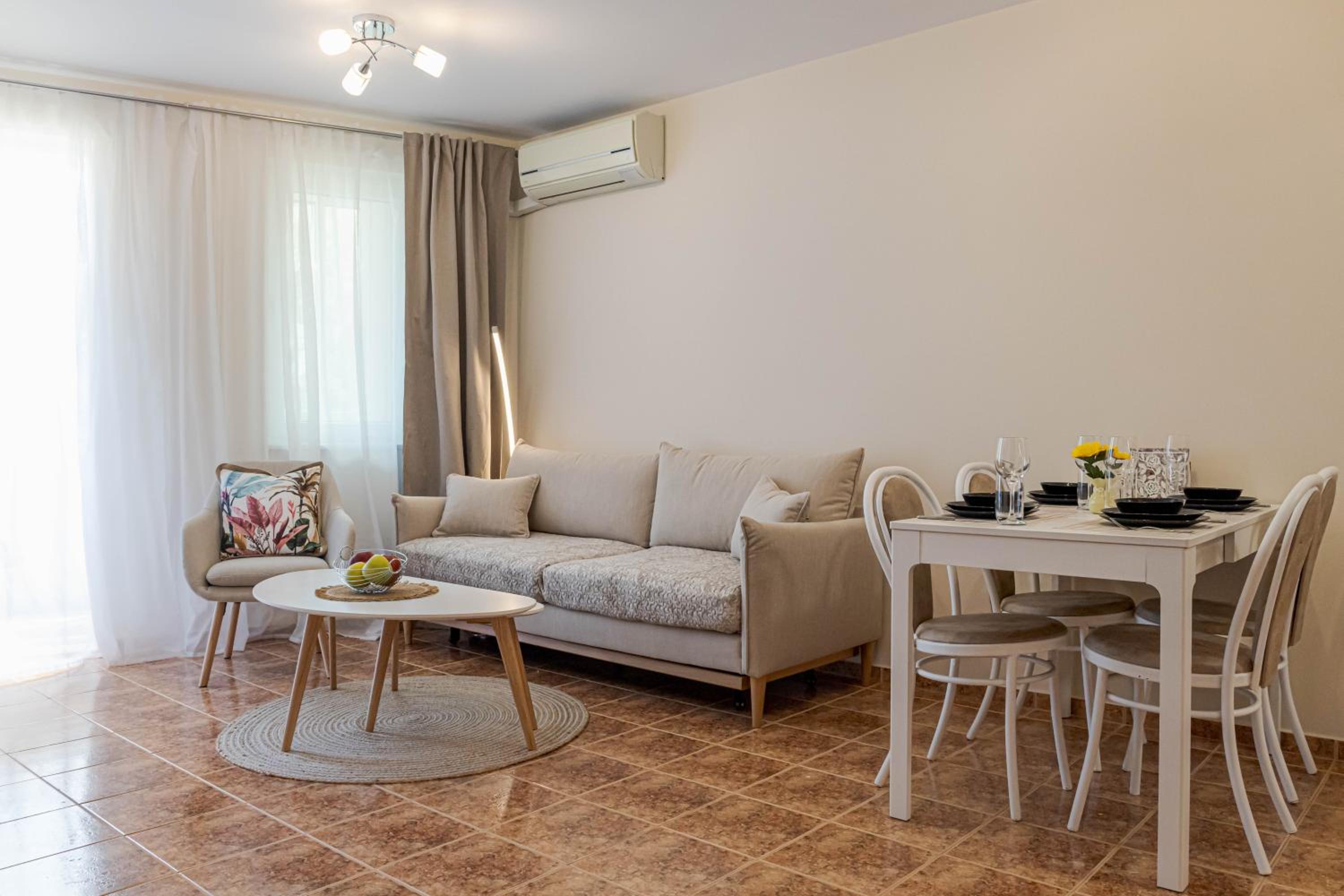 1BR Nomad-friendly Apartment 15mins walk to city centre with designated Workspace