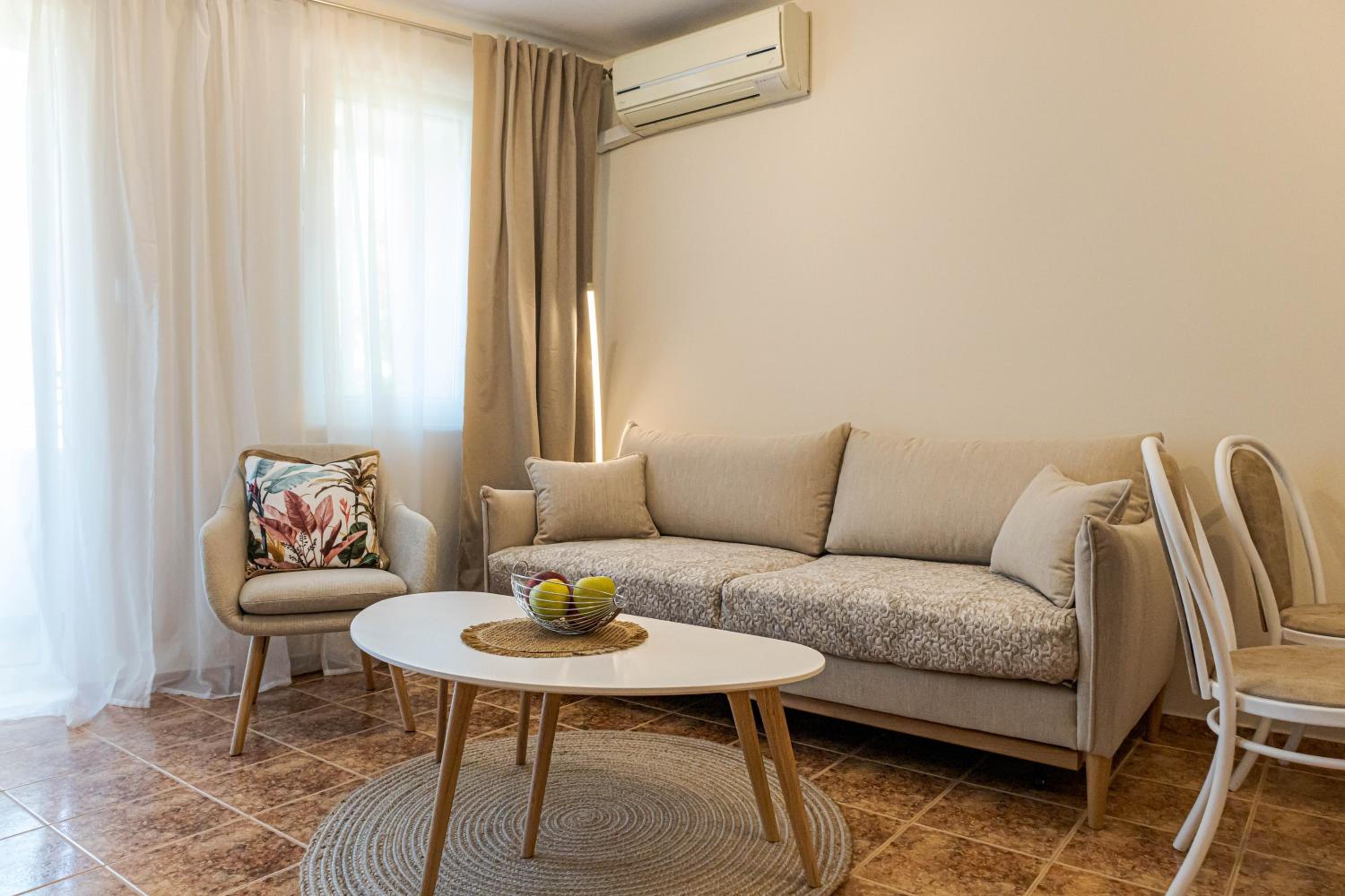1BR Nomad-friendly Apartment 15mins walk to city centre with designated Workspace