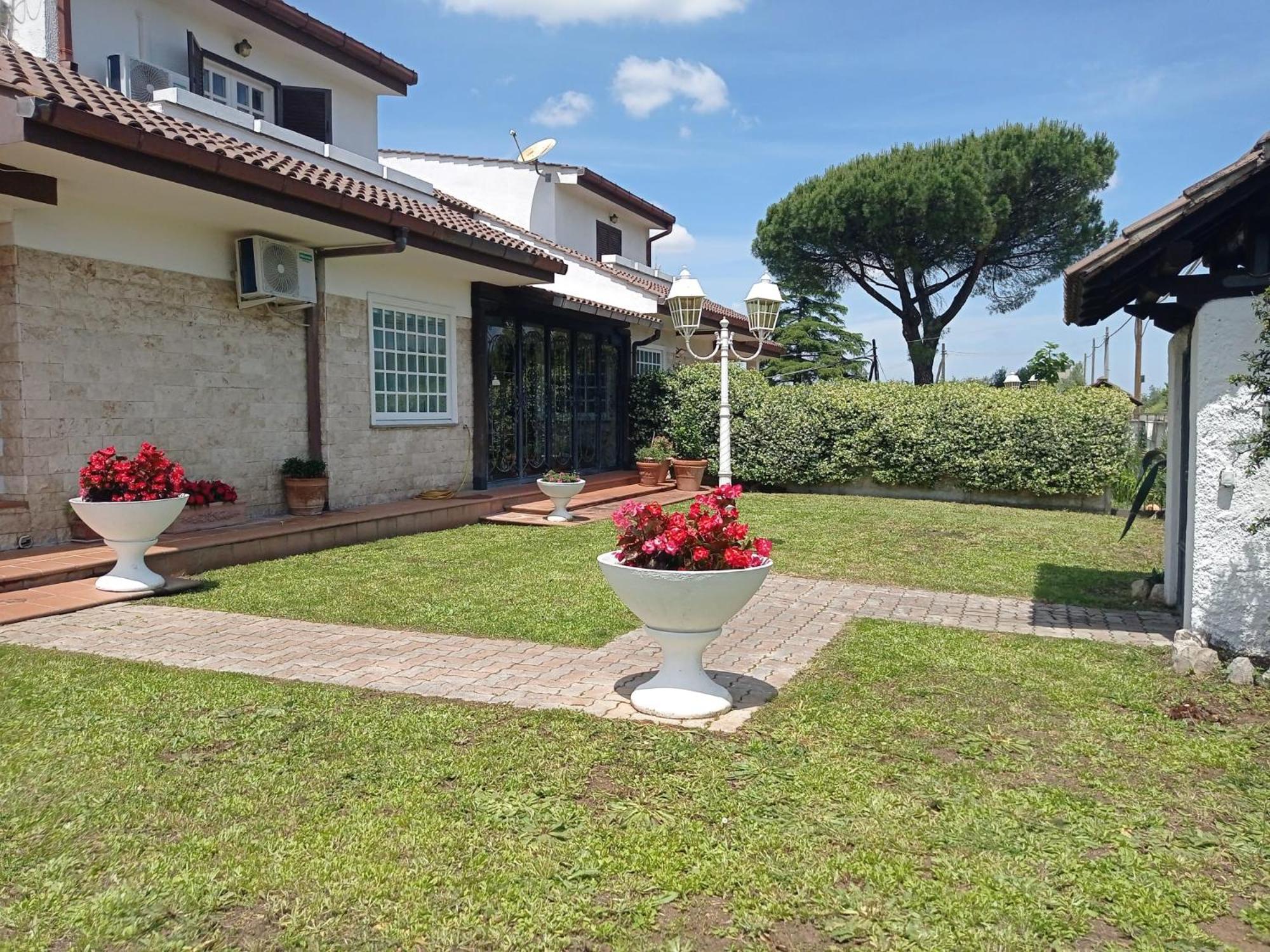 Villa Civetta tra Roma e i Castelli Romani