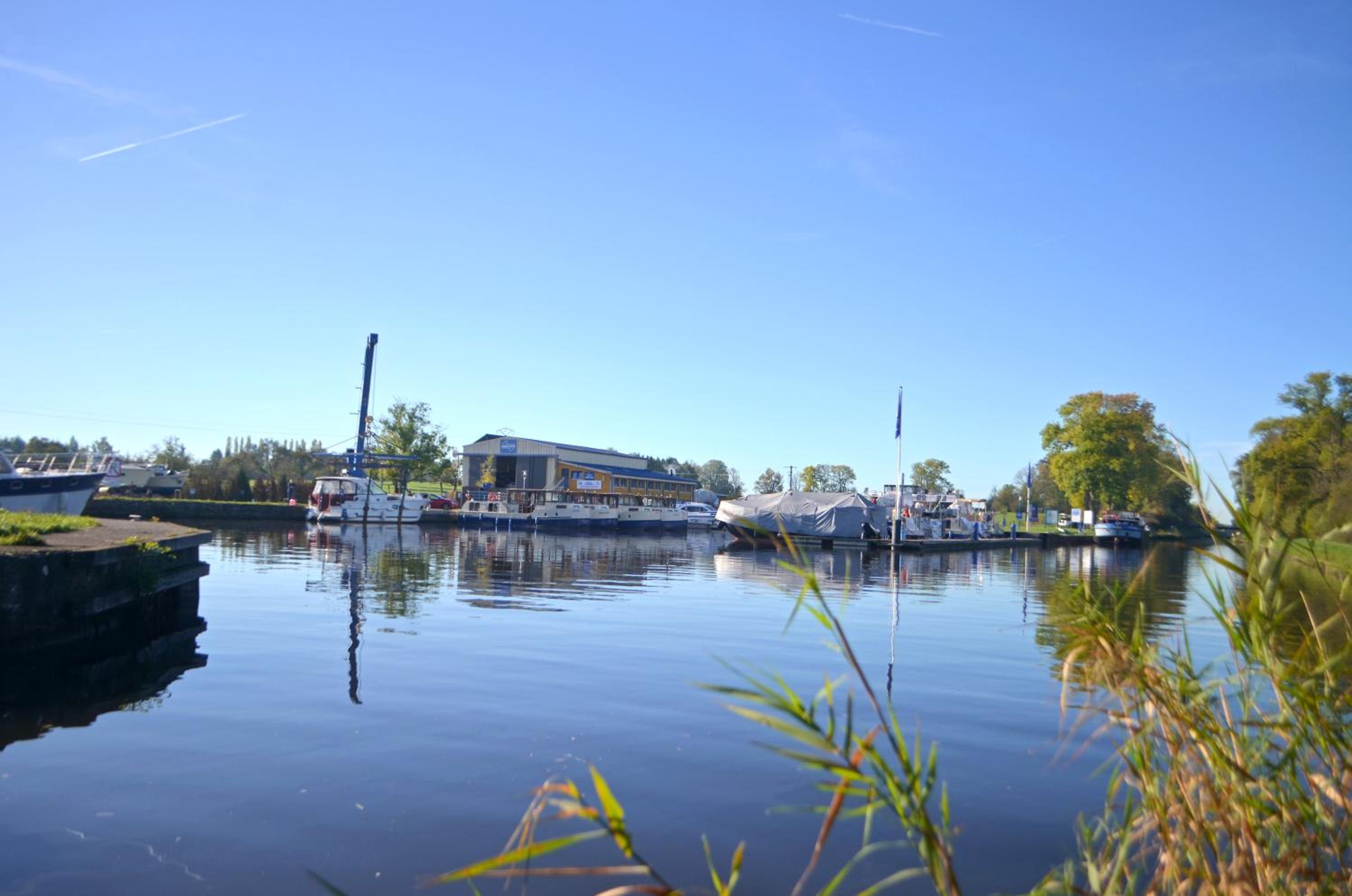Budget Apartments at Niderviller Marina by Kuhnle-Tours