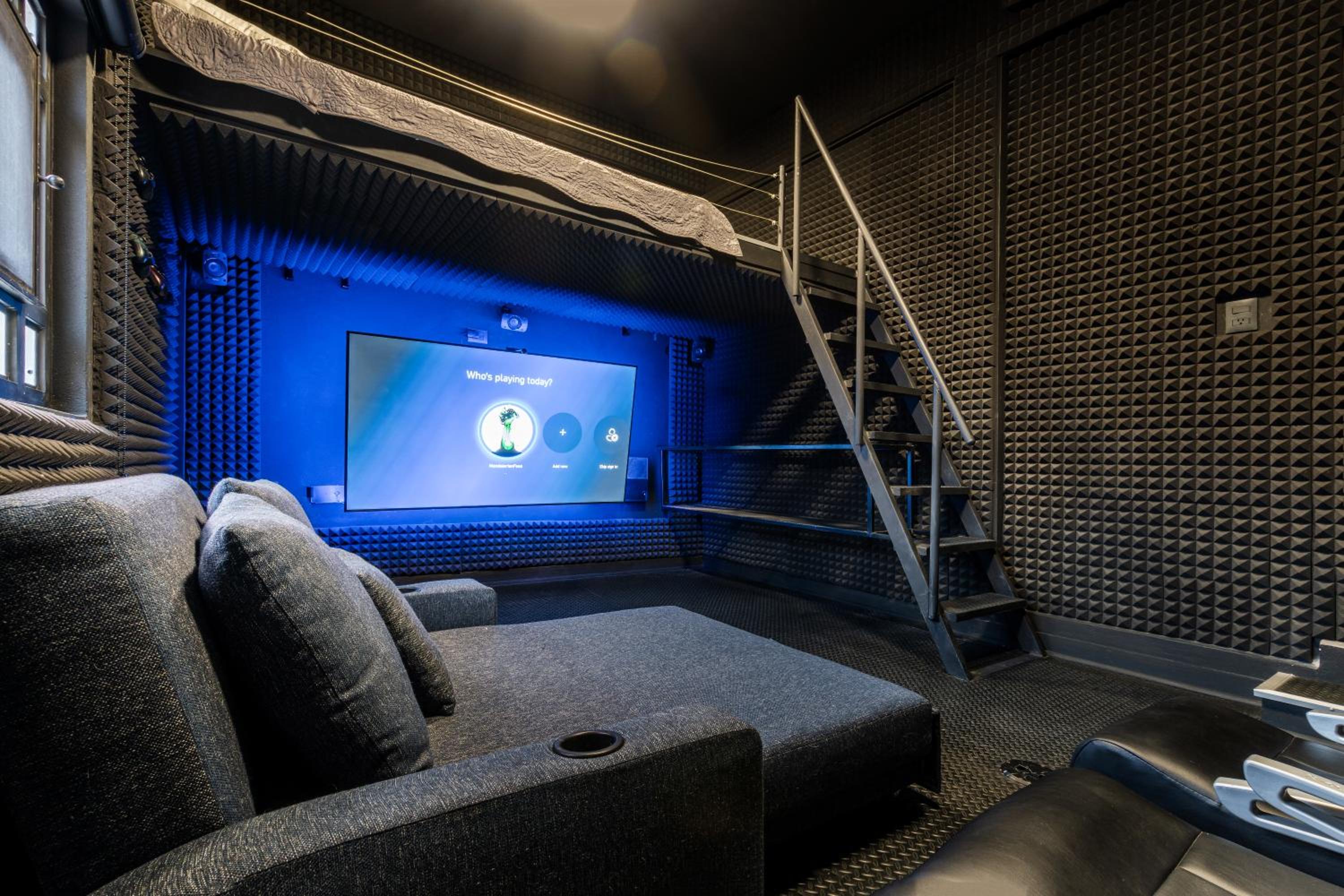 Casa Feliz Jacuzzis Alberca Gimnacio Vapor PingPong Billar Cuarto de Video