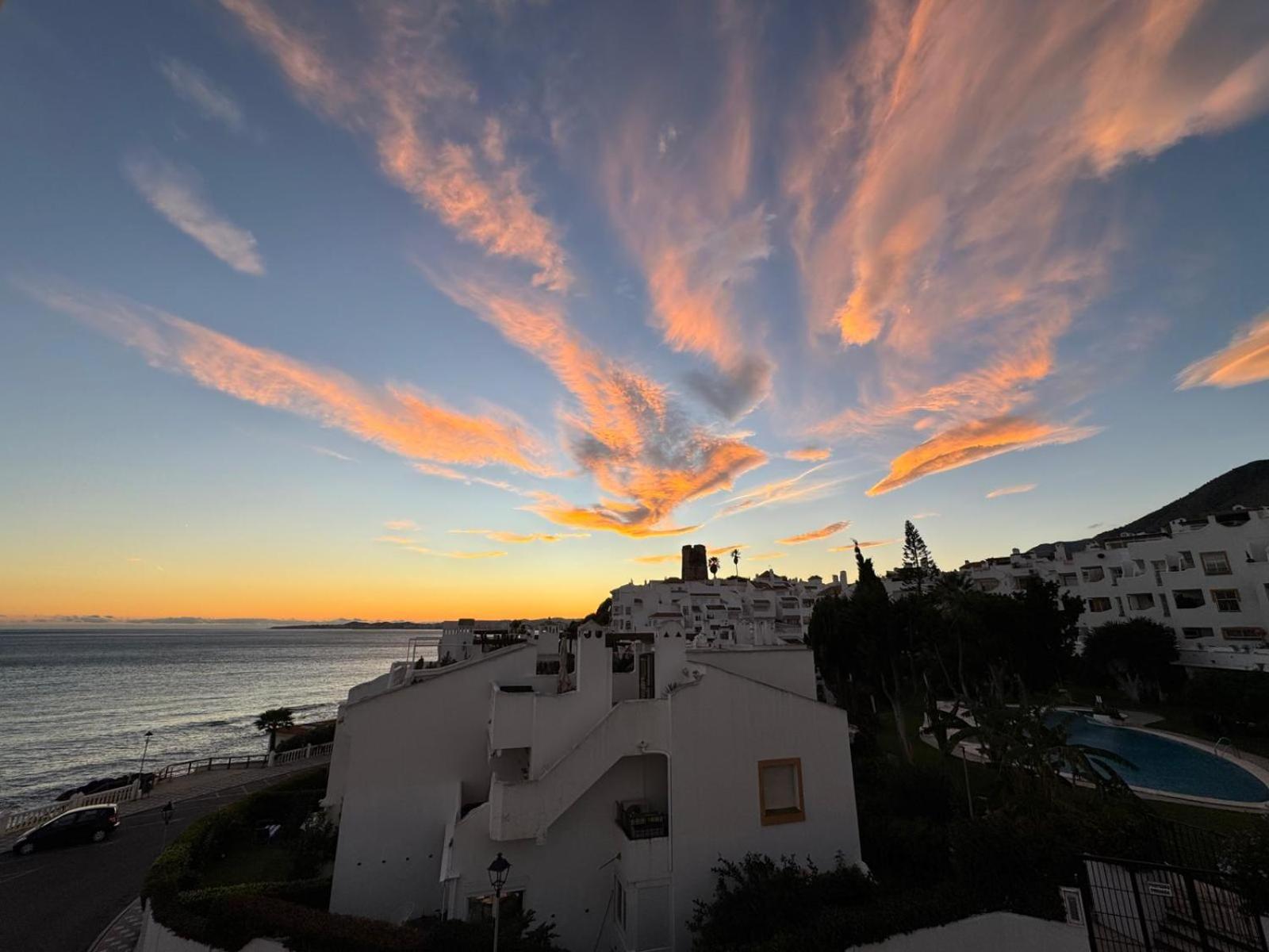 Pass the Keys Sunny Ocean Front Apartment