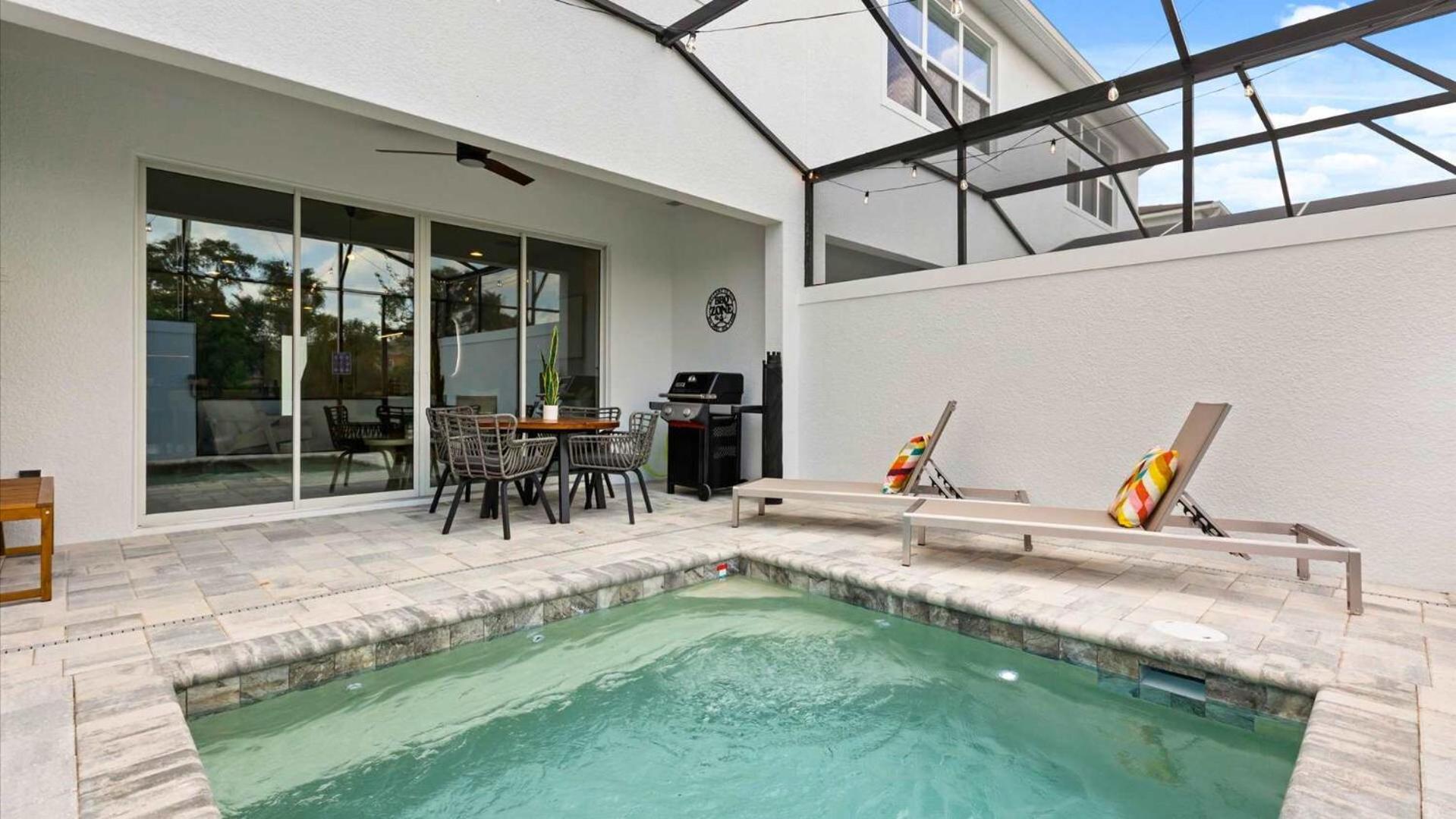 Upstay-Luxury 3BR Home w Private Pool & Games Room