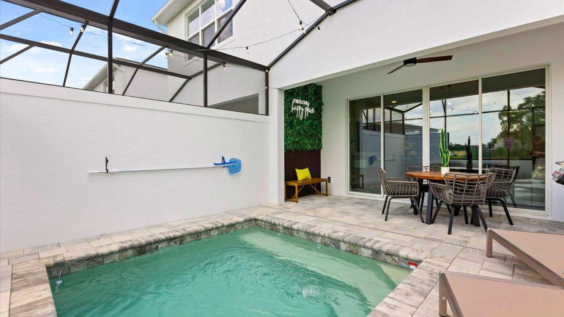 Upstay-Luxury 3BR Home w Private Pool & Games Room