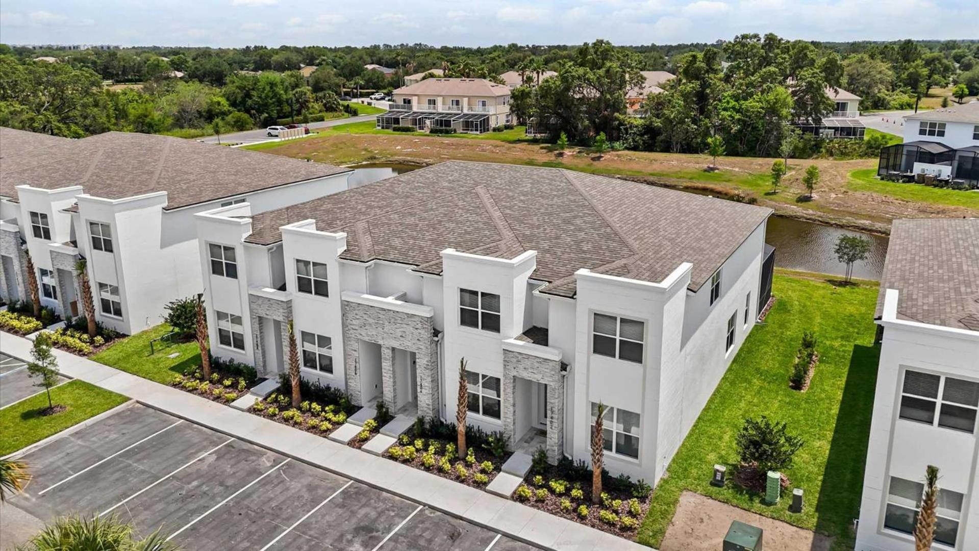 Upstay-Luxury 3BR Home w Private Pool & Games Room