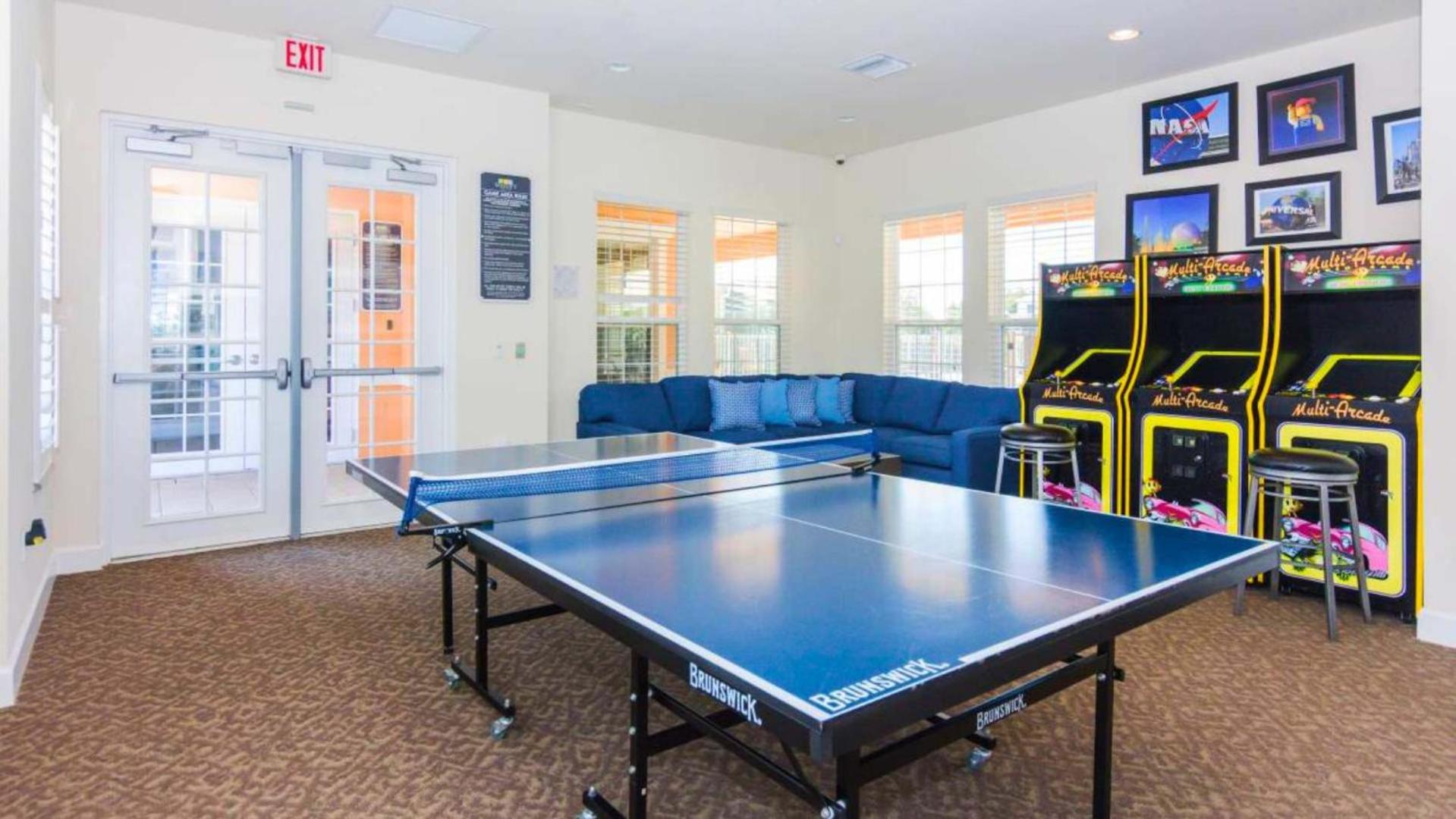 Upstay-Luxury 3BR Home w Private Pool & Games Room