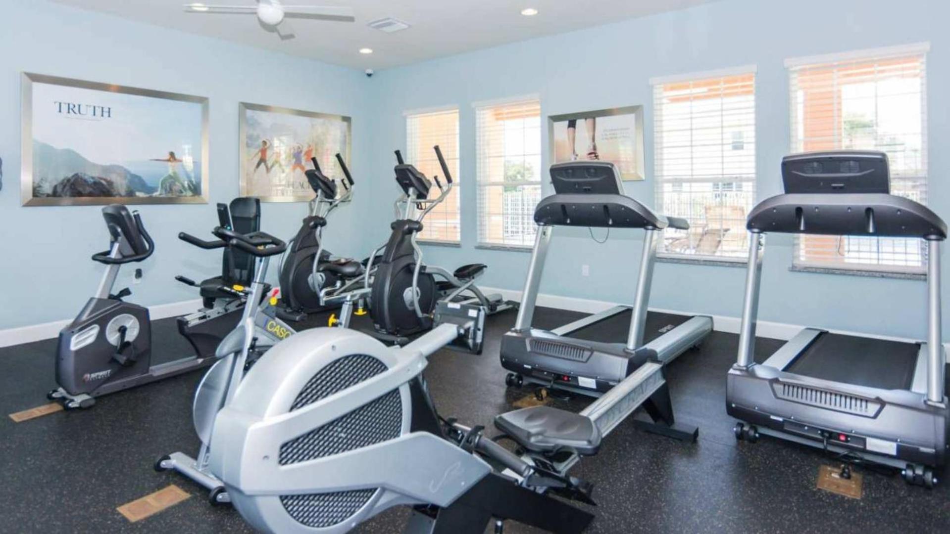 Upstay-Luxury 3BR Home w Private Pool & Games Room
