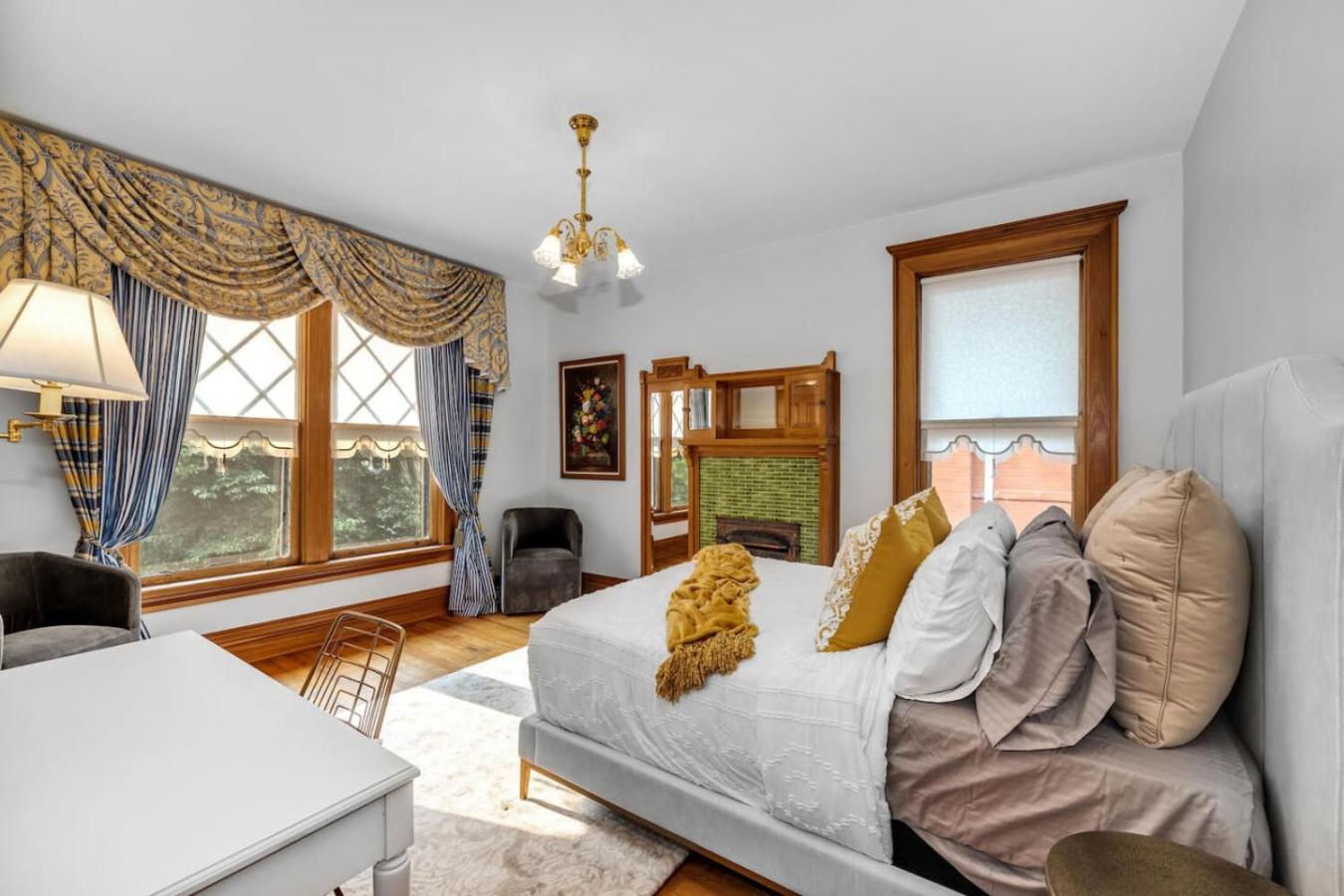 Historic Cap Hill Gem Prime Location Walkable