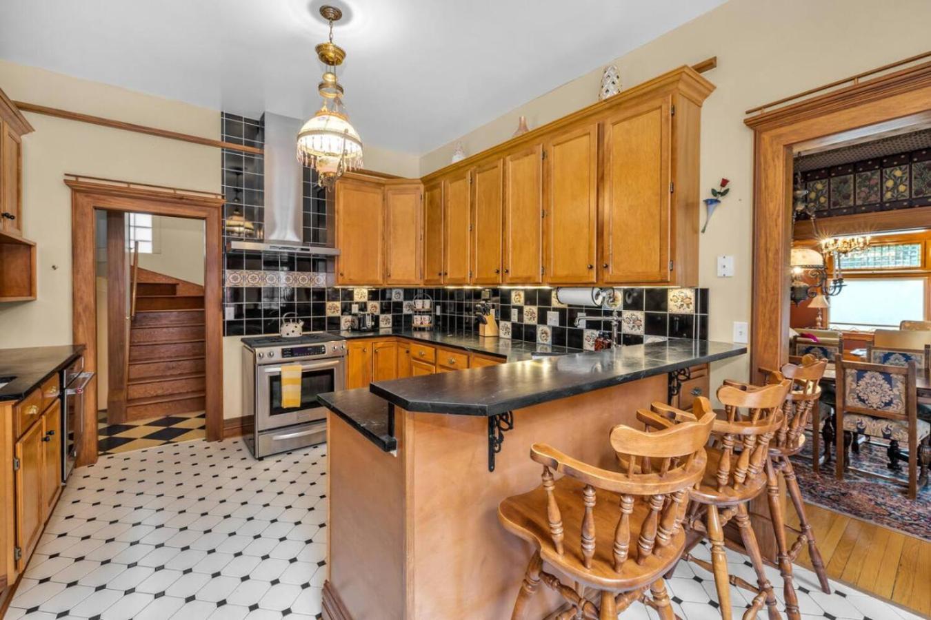 Historic Cap Hill Gem Prime Location Walkable