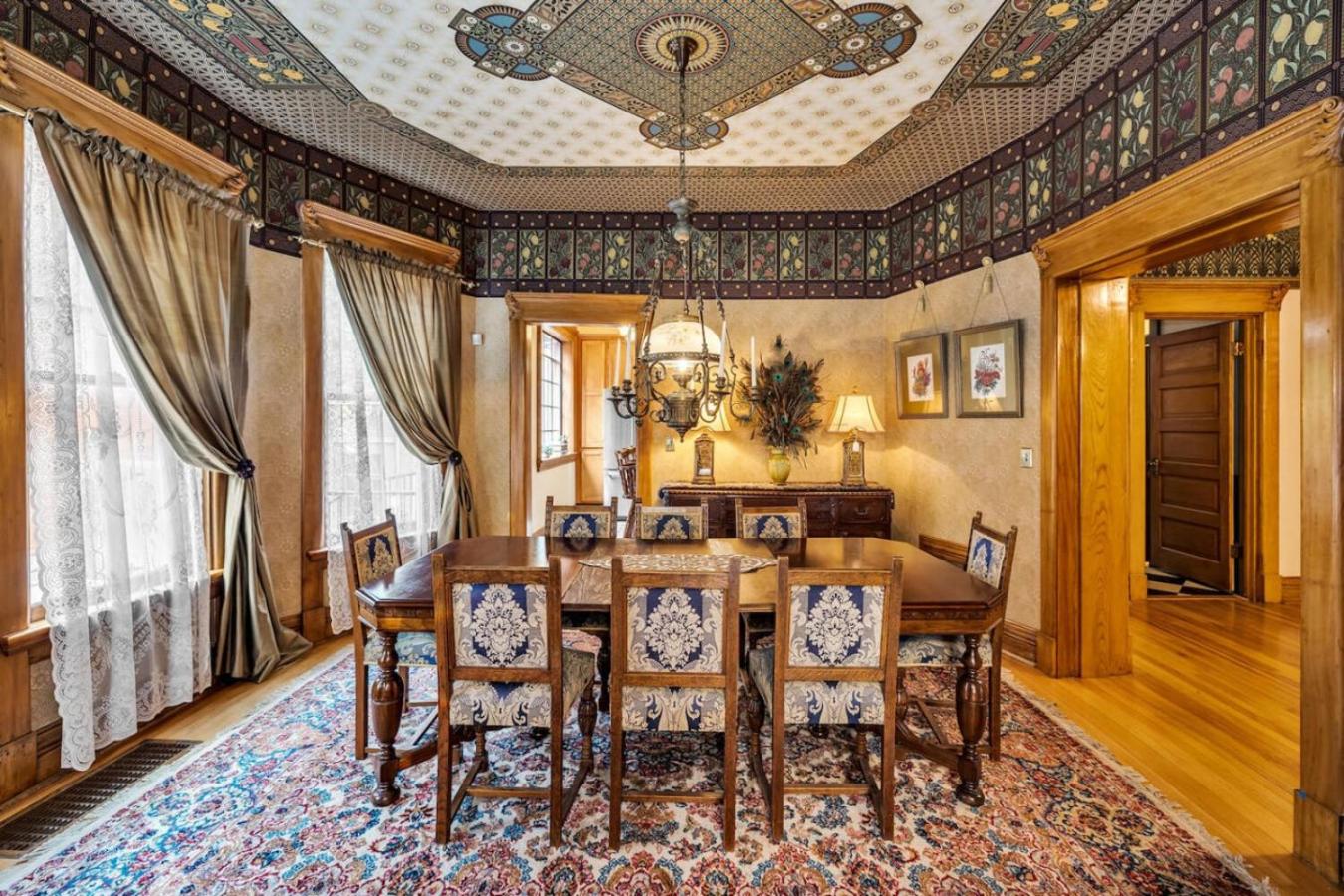 Historic Cap Hill Gem Prime Location Walkable