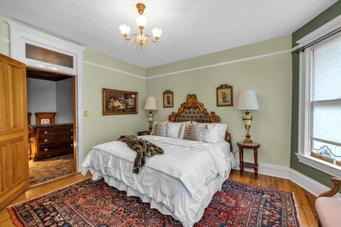 Historic Cap Hill Gem Prime Location Walkable