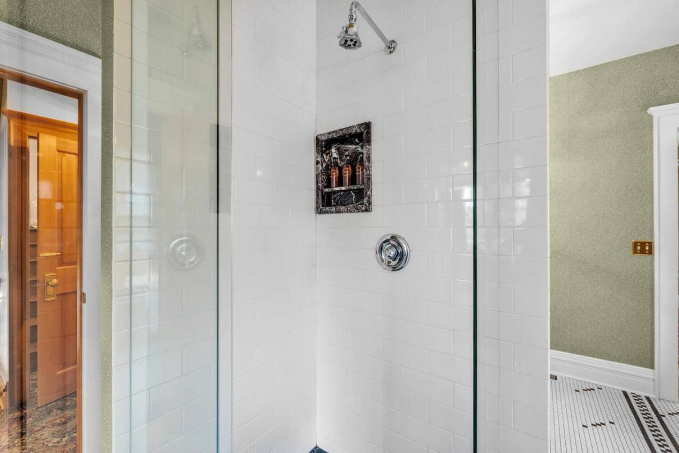 Historic Cap Hill Gem Prime Location Walkable