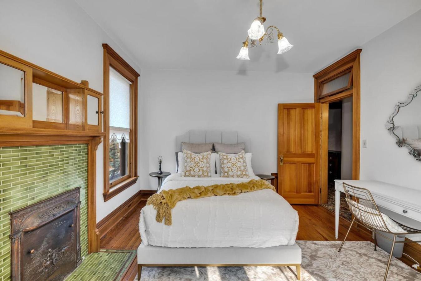 Historic Cap Hill Gem Prime Location Walkable