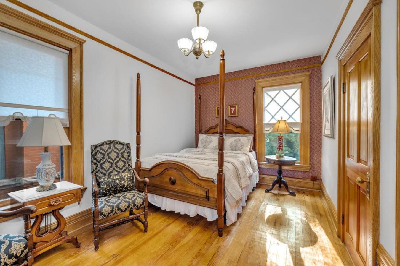 Historic Cap Hill Gem Prime Location Walkable