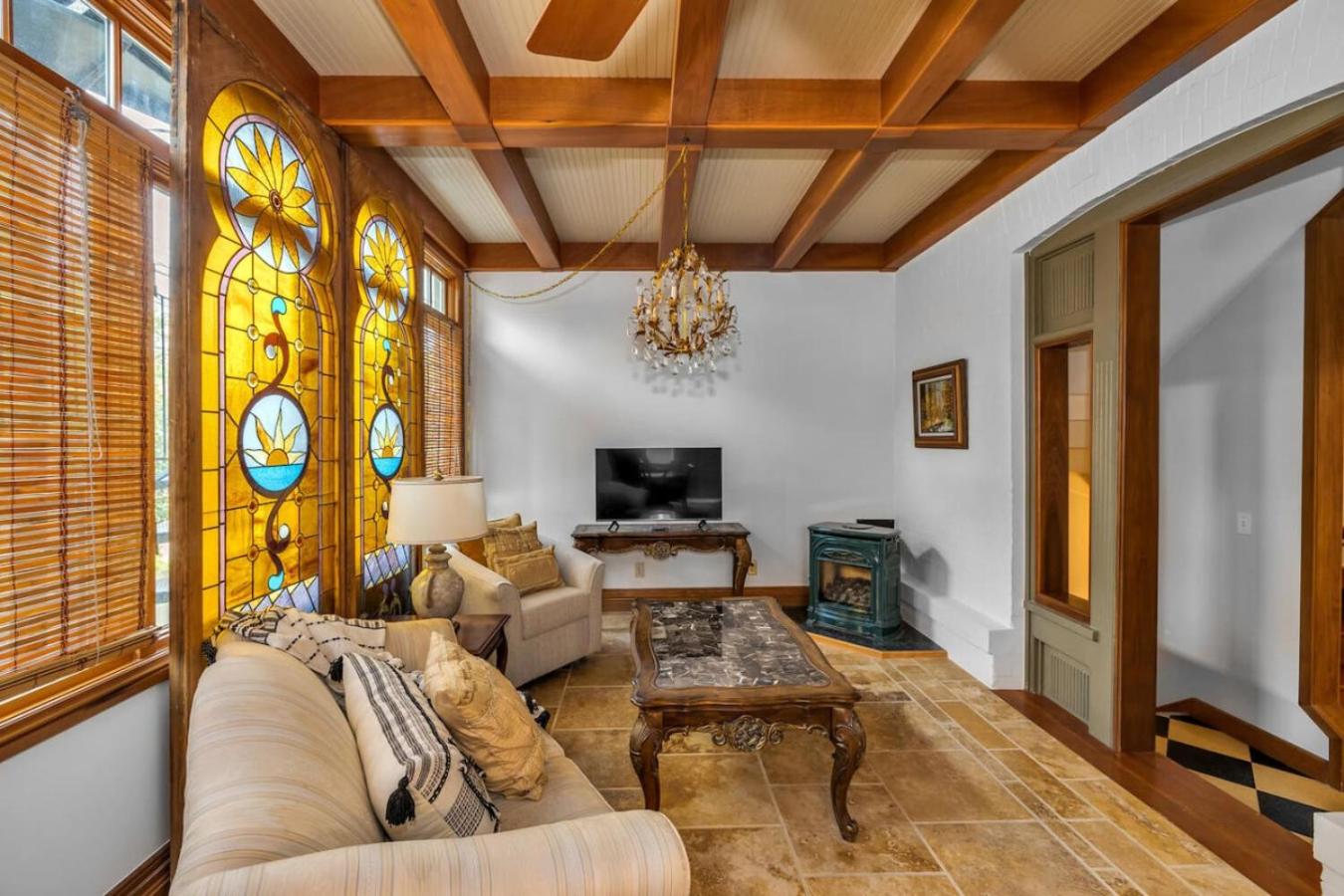Historic Cap Hill Gem Prime Location Walkable