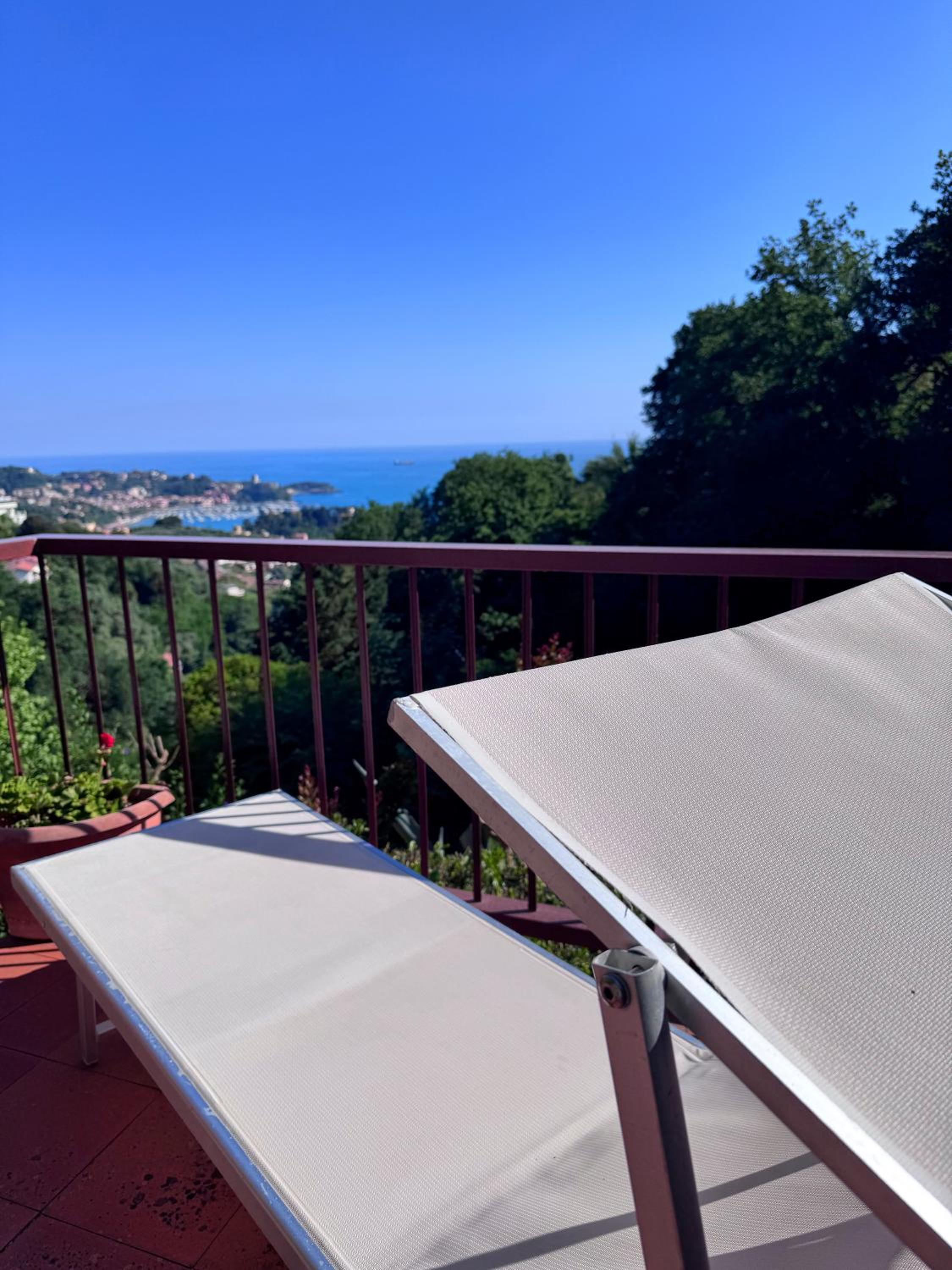 Casa lerici con vista mare panoramica e piscina