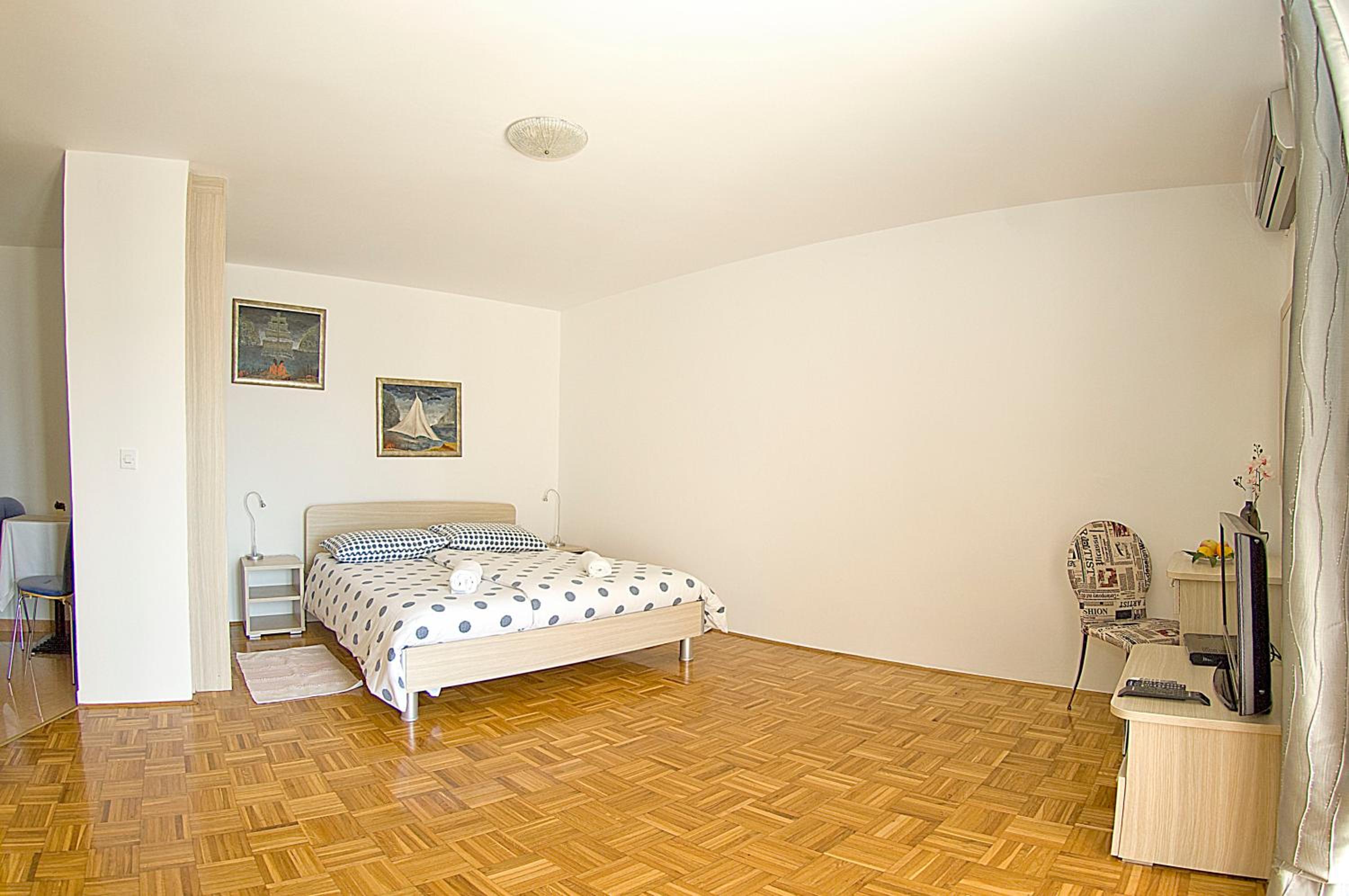 Apartments Tomato 1 view 5